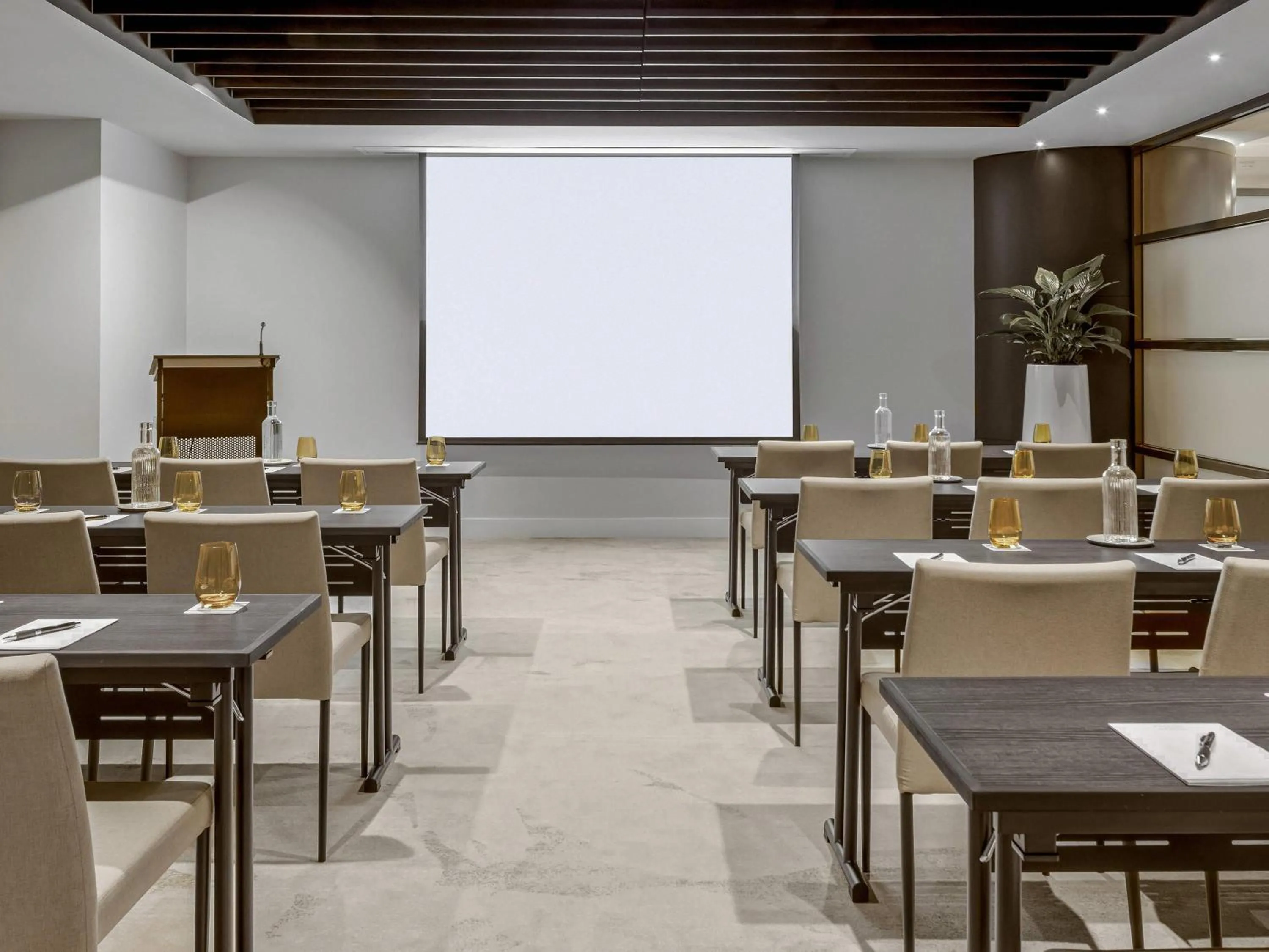 Meeting/conference room in Peppers Waymouth Hotel