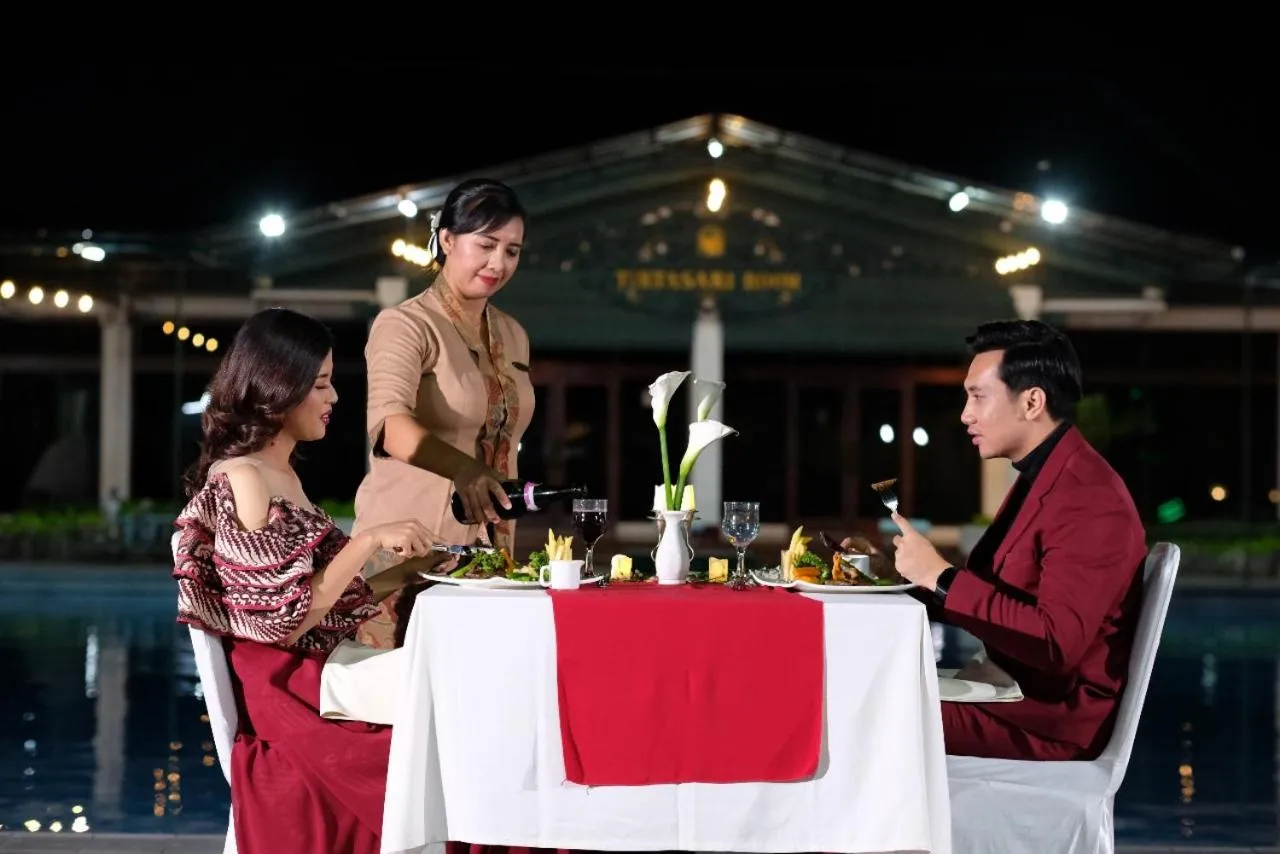 Dinner in Kusuma Sahid Prince Hotel Solo