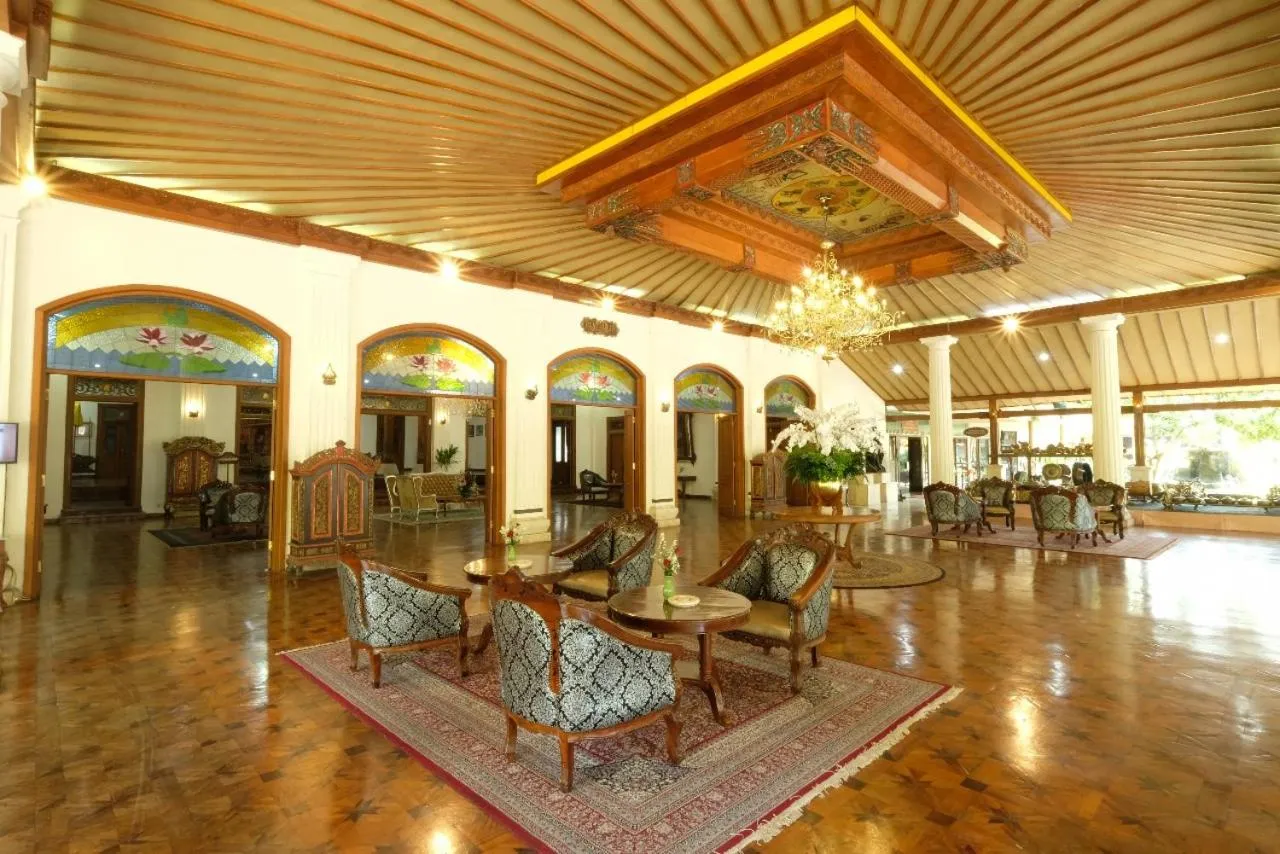 Lobby or reception in Kusuma Sahid Prince Hotel Solo