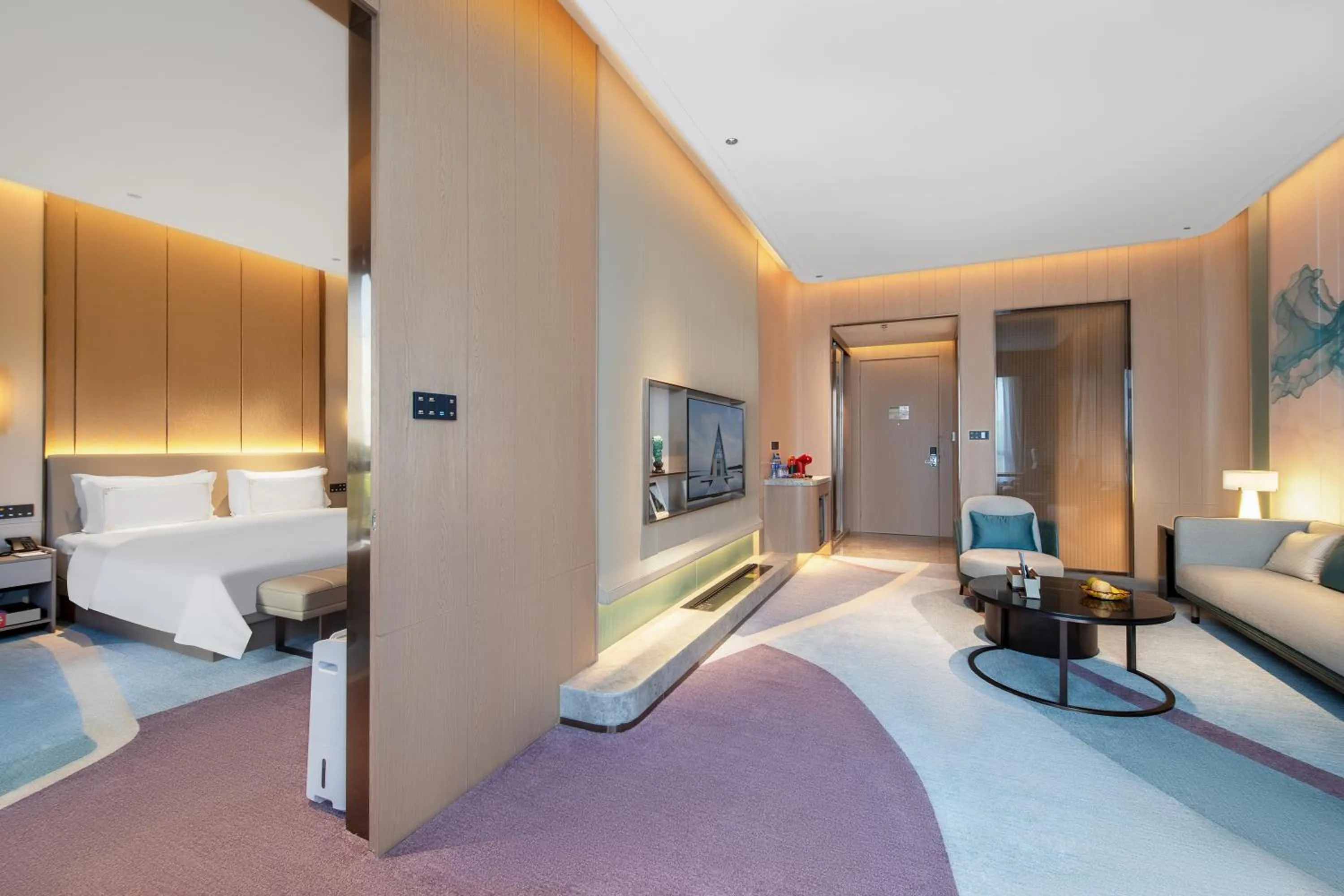 Photo of the whole room, Bed in Suzhou Tongli Lake View Hotel