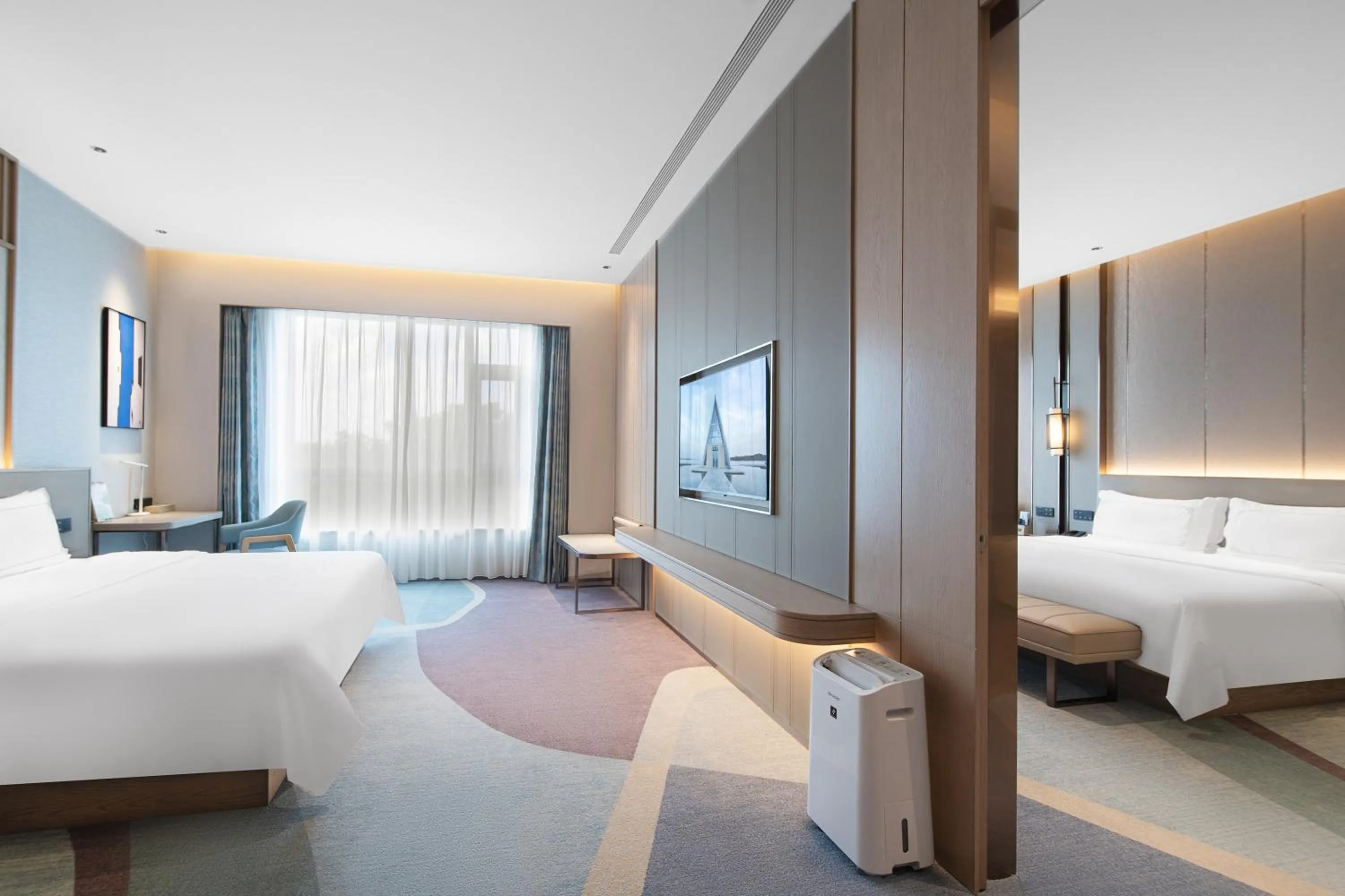 Photo of the whole room, Bed in Suzhou Tongli Lake View Hotel