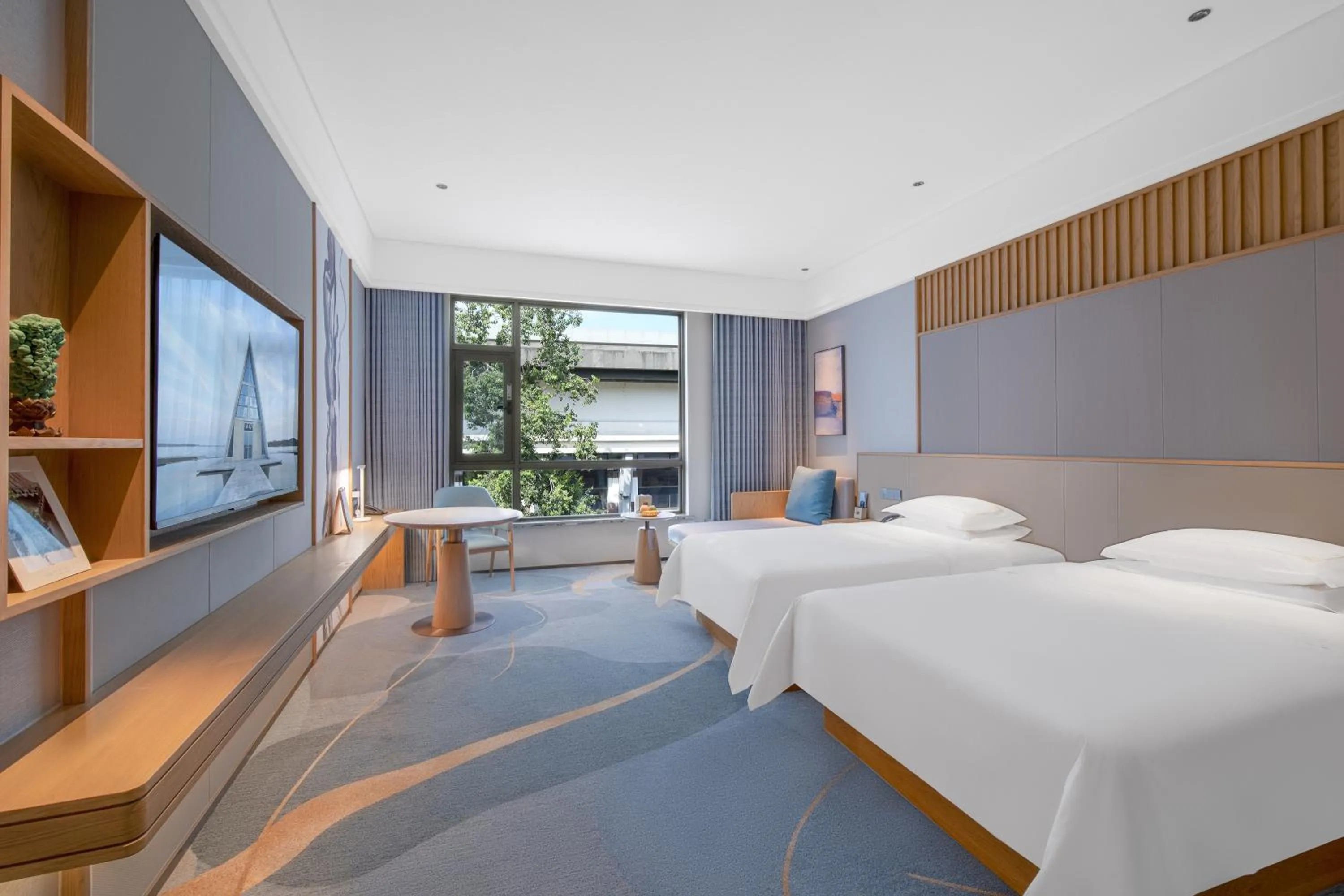 Photo of the whole room, Bed in Suzhou Tongli Lake View Hotel