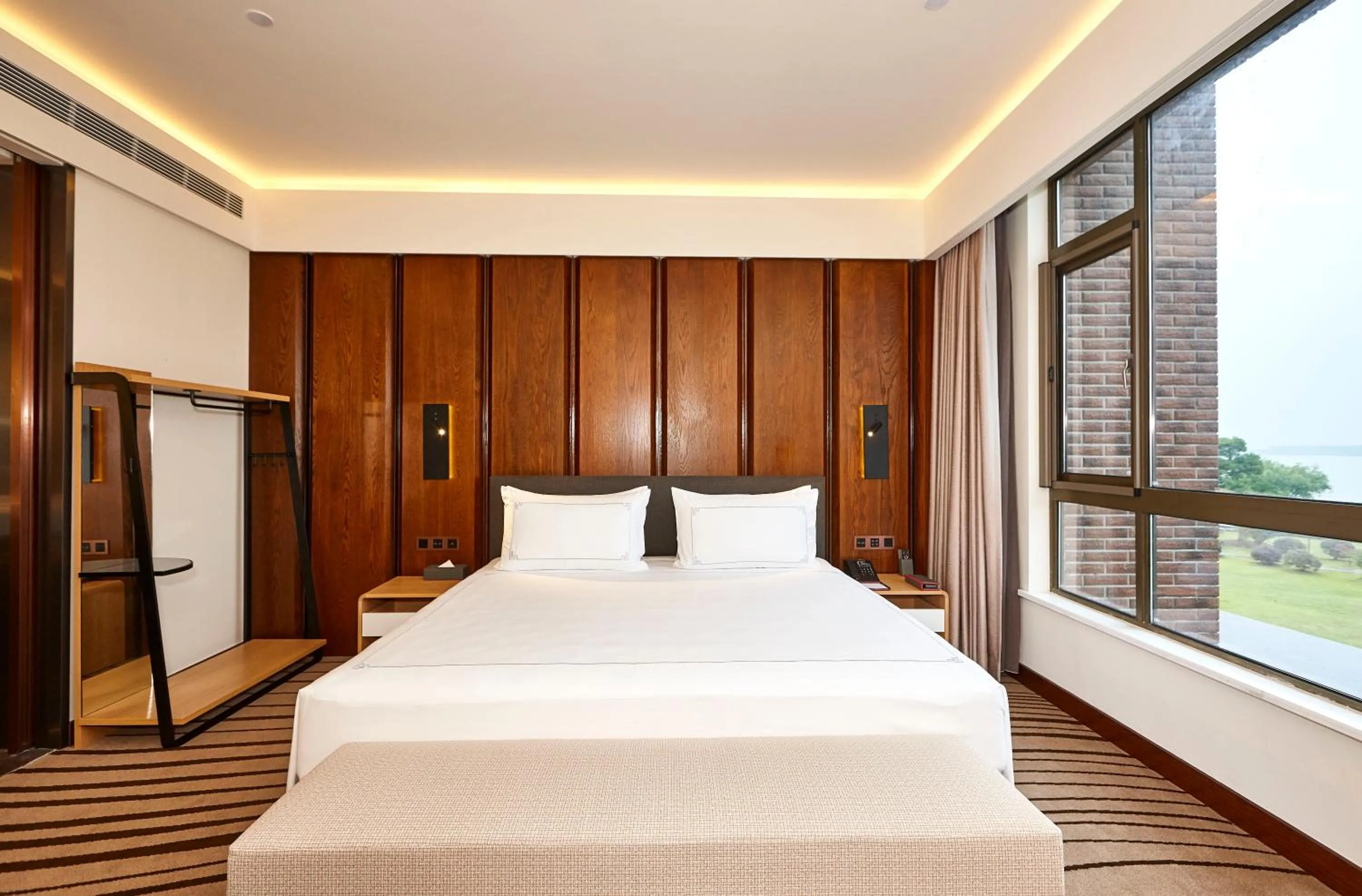 Bed in Suzhou Tongli Lake View Hotel