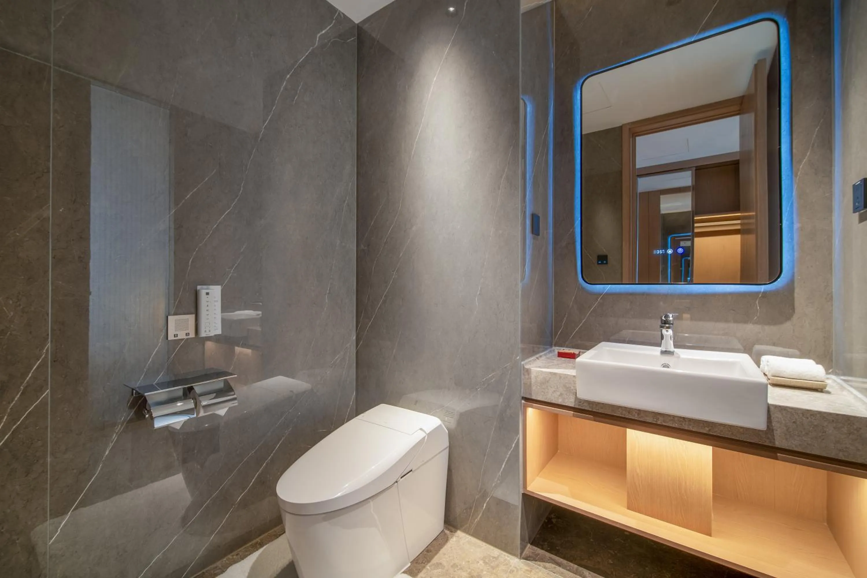 Toilet in Suzhou Tongli Lake View Hotel