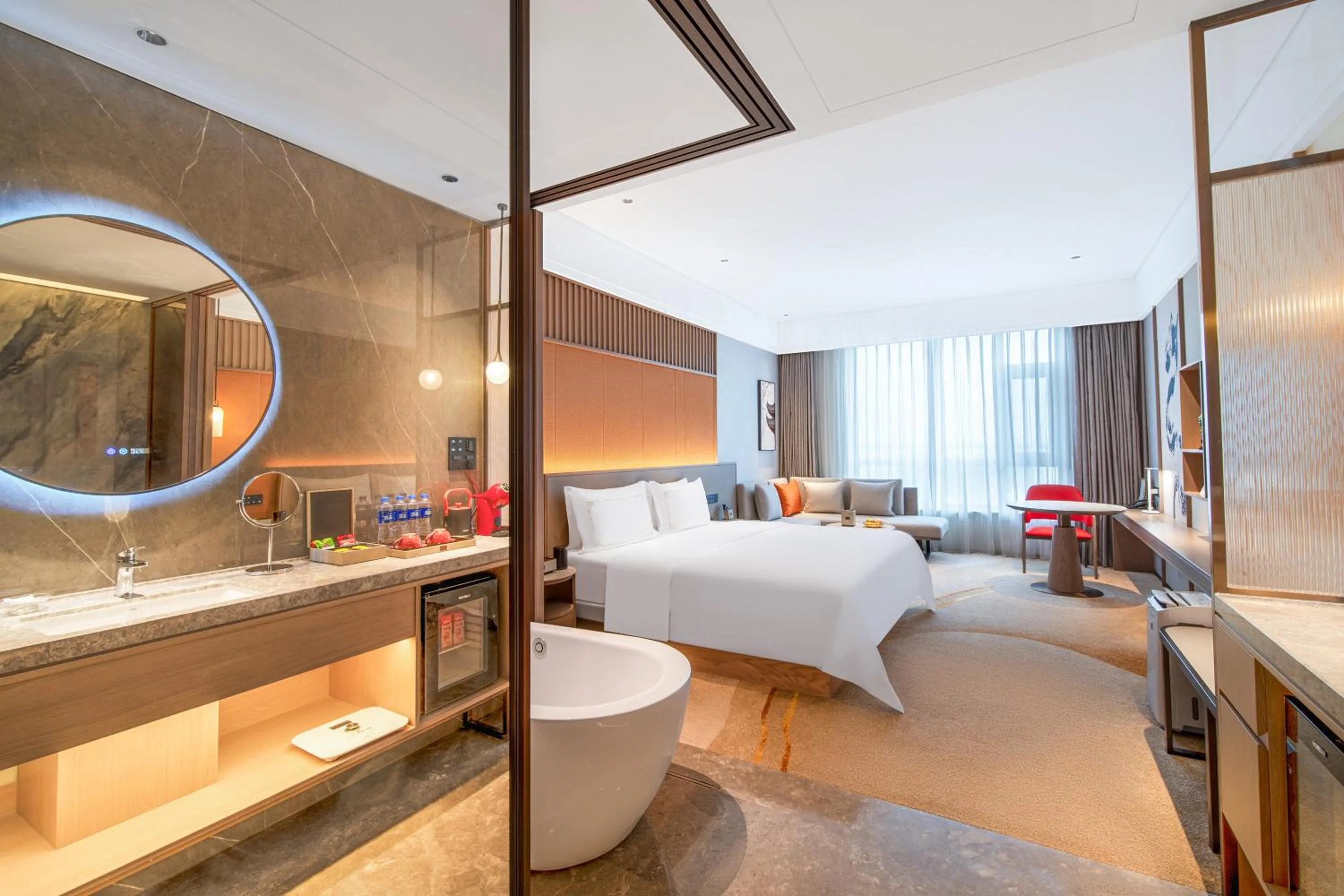 Photo of the whole room, Bed in Suzhou Tongli Lake View Hotel