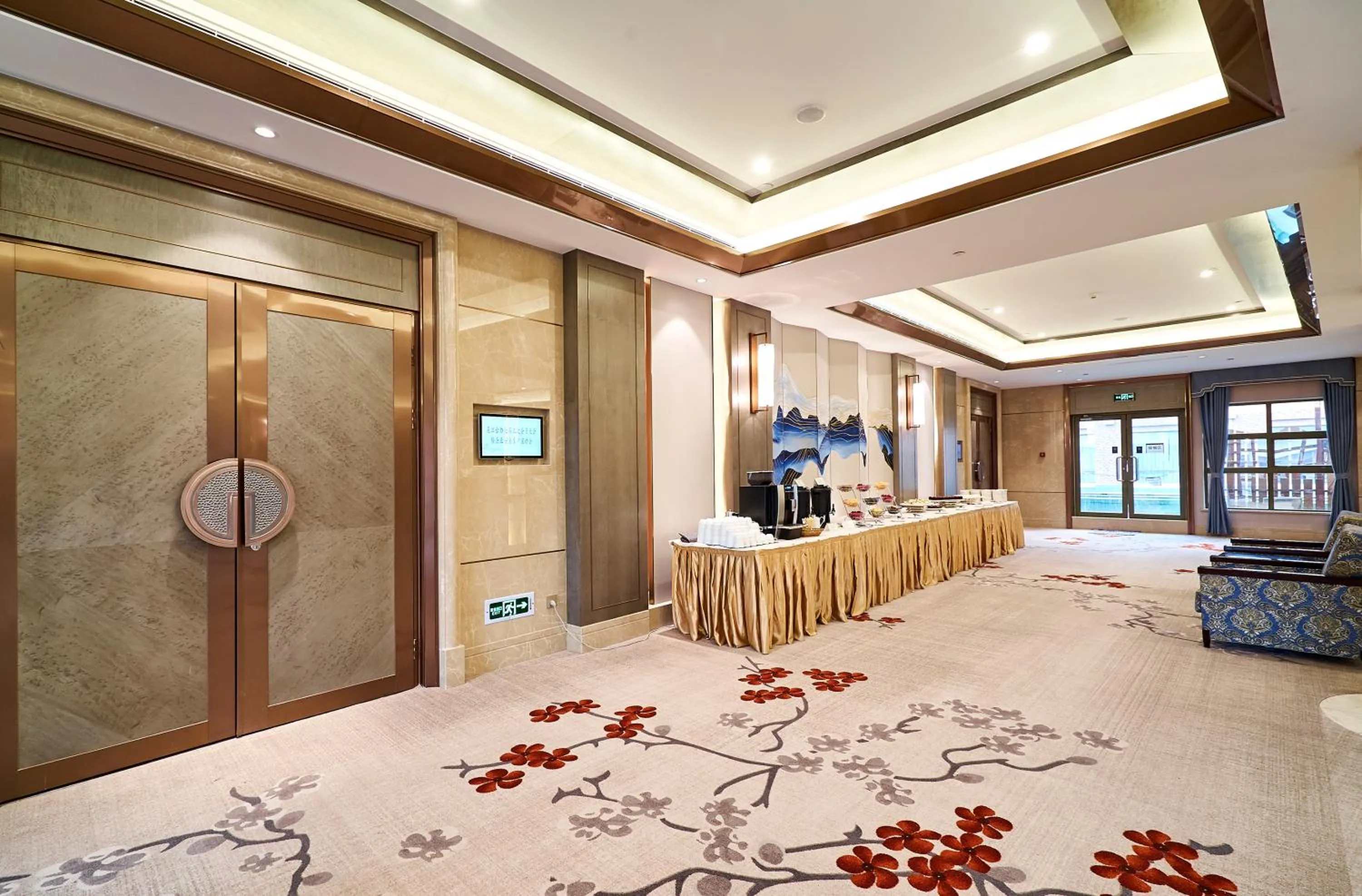 Lobby or reception in Suzhou Tongli Lake View Hotel