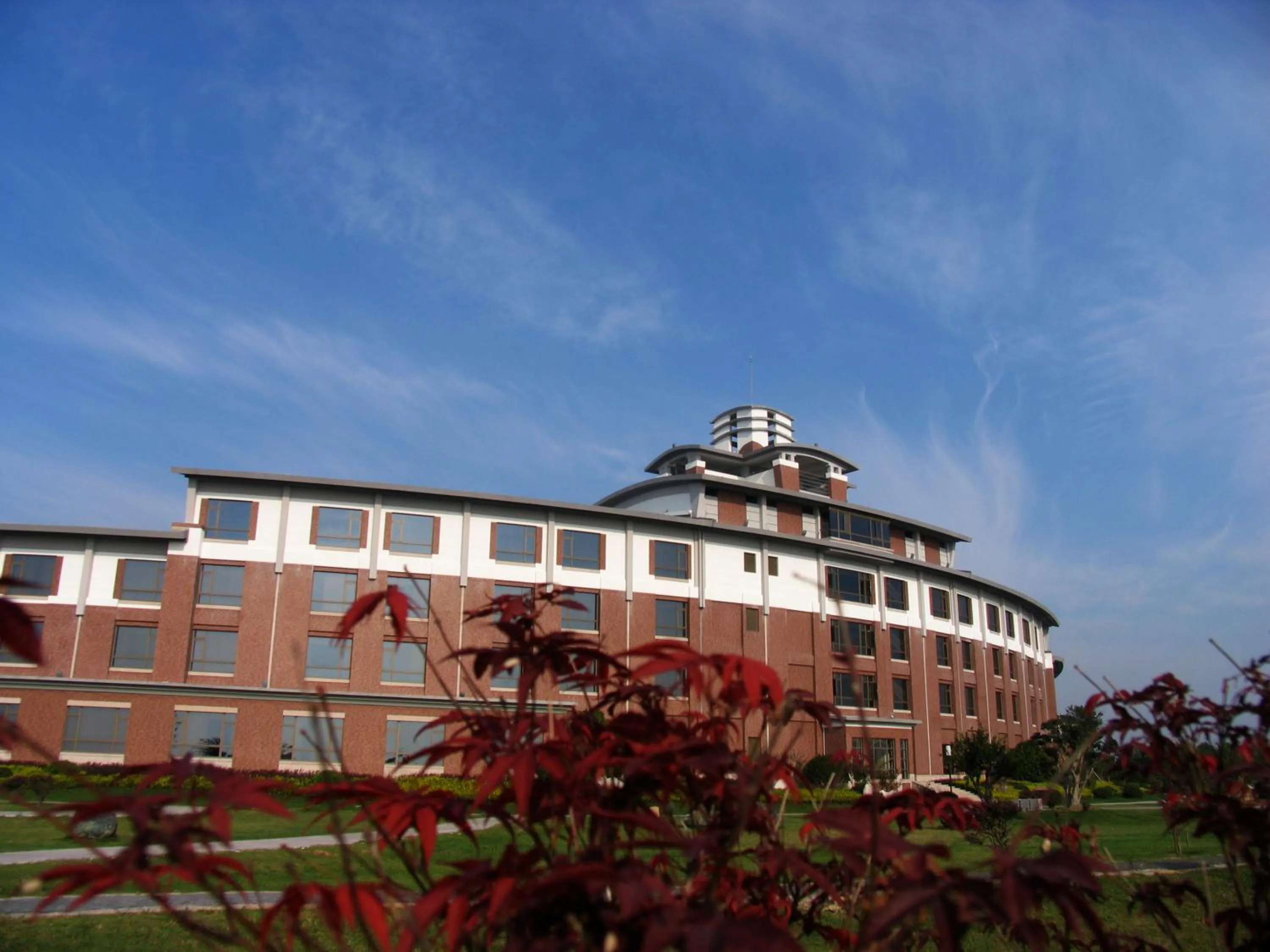 Facade/entrance in Suzhou Tongli Lake View Hotel