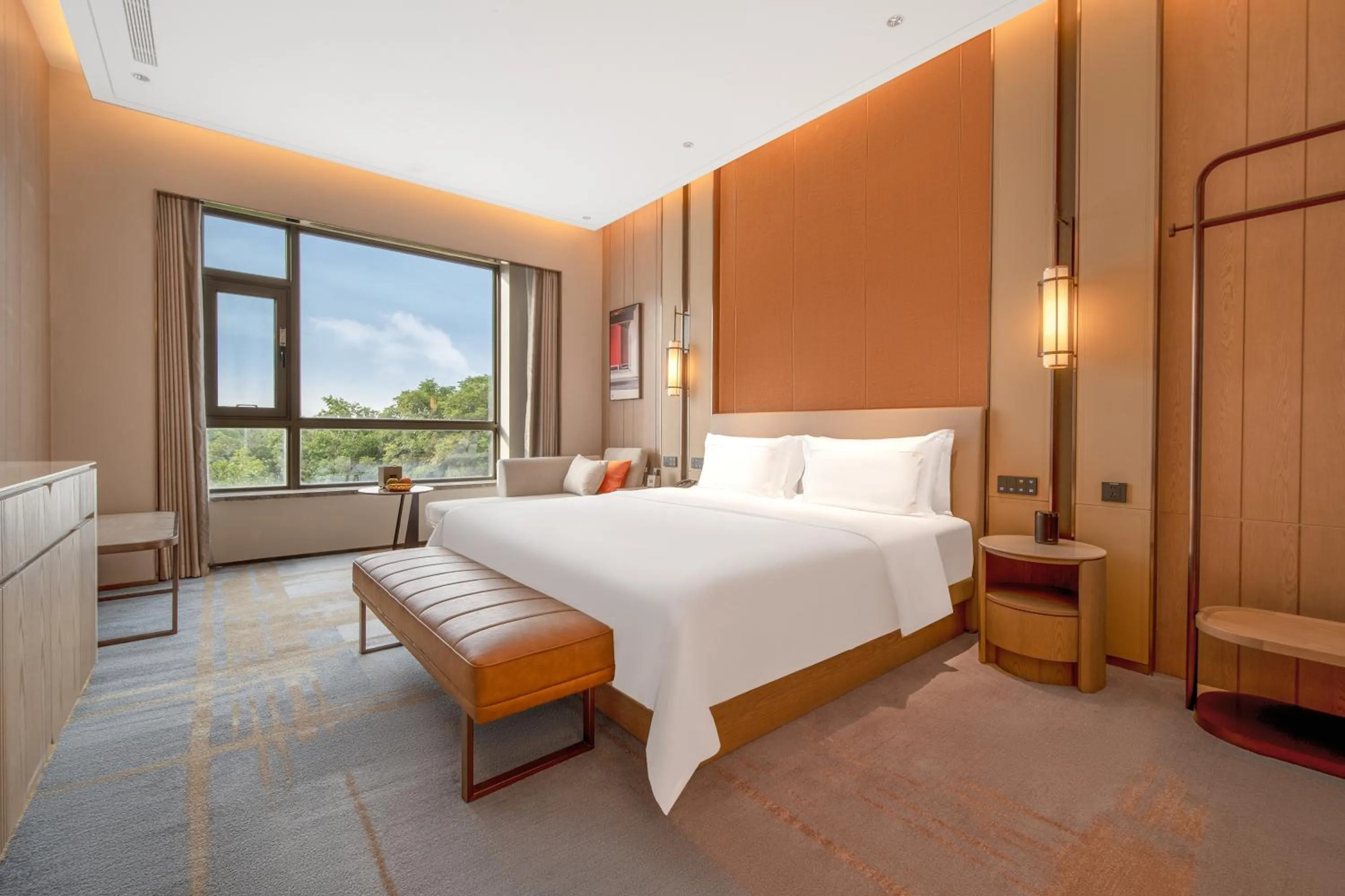 Photo of the whole room, Bed in Suzhou Tongli Lake View Hotel
