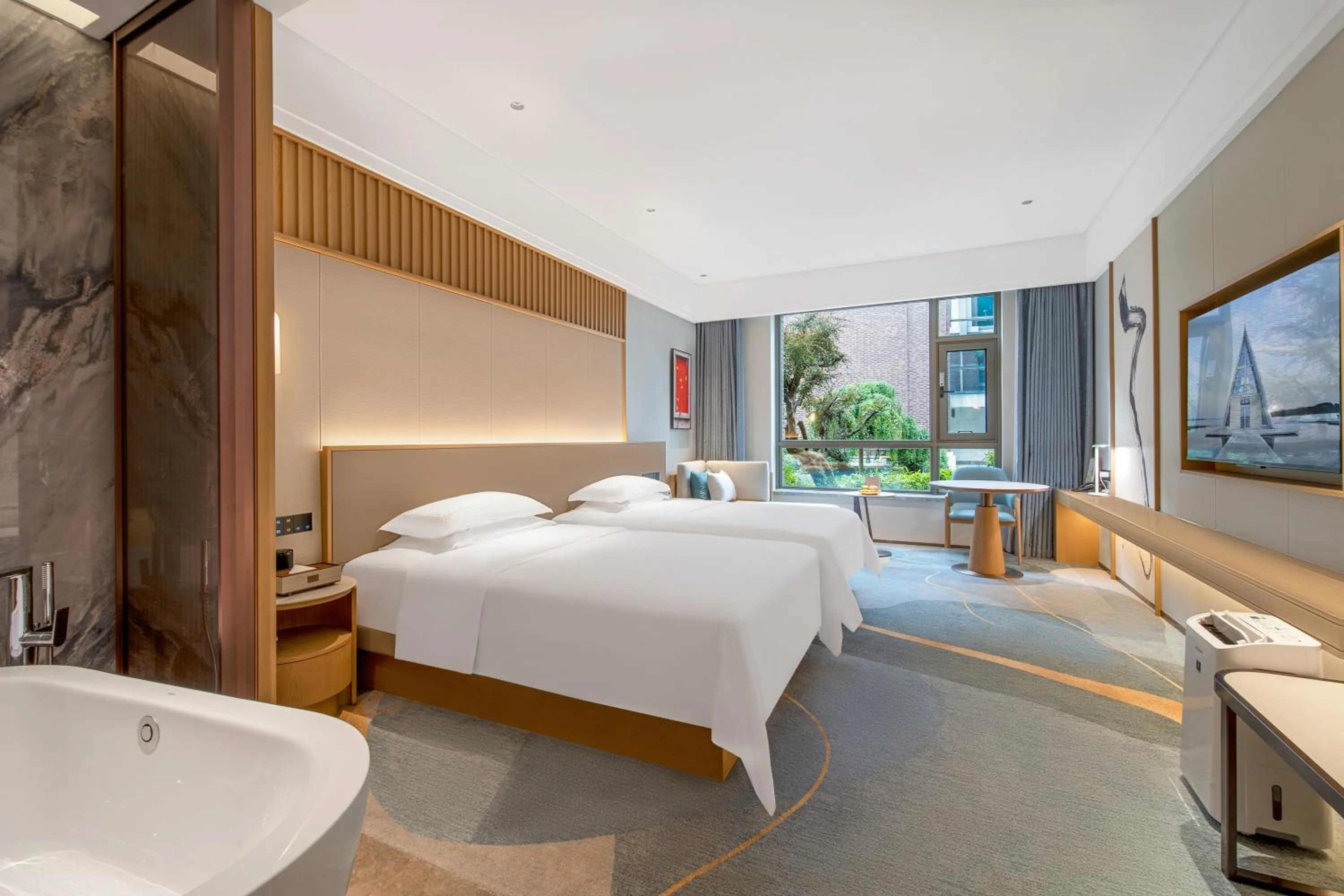 Photo of the whole room, Bed in Suzhou Tongli Lake View Hotel