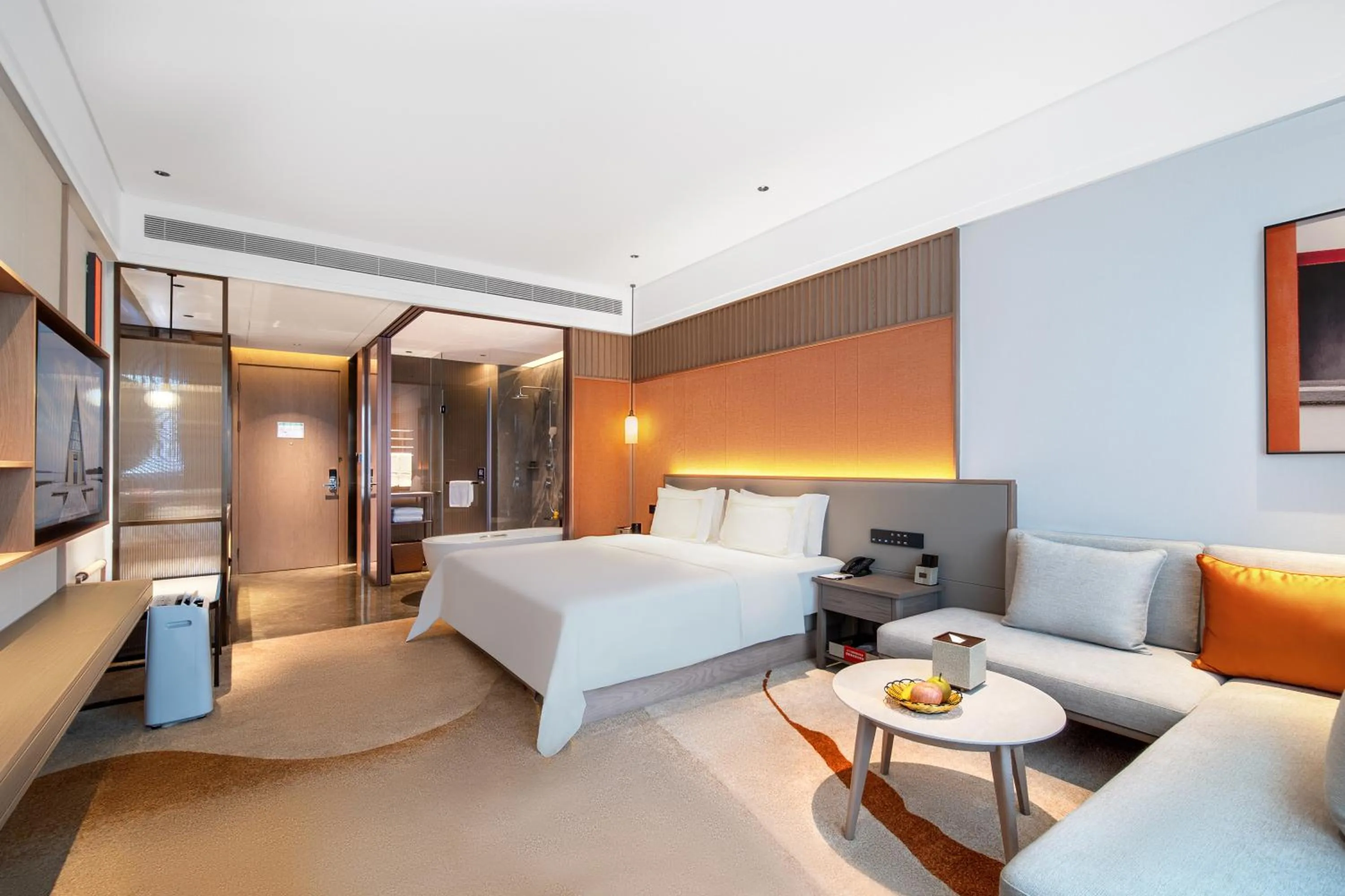 Photo of the whole room, Bed in Suzhou Tongli Lake View Hotel