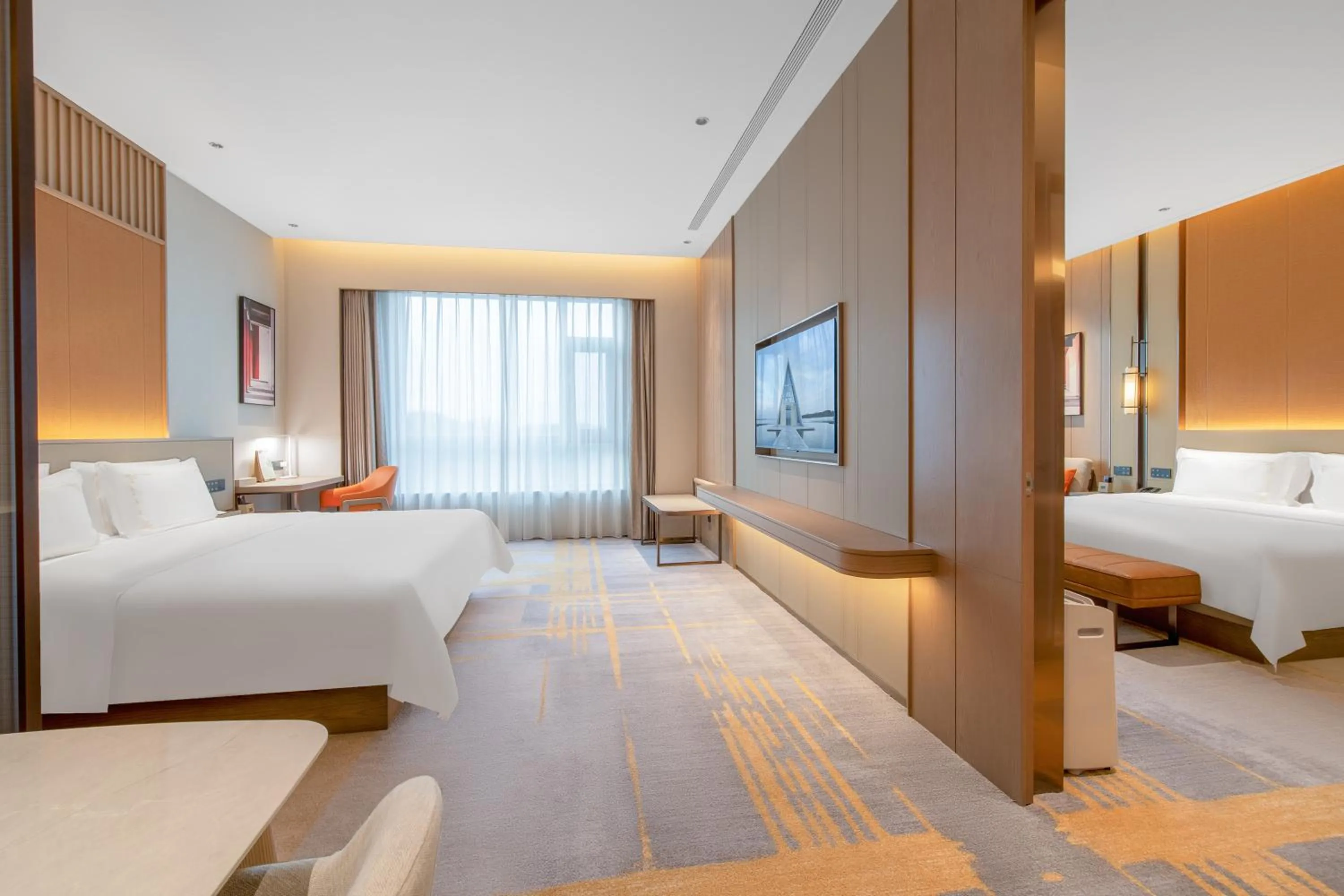 Photo of the whole room, Bed in Suzhou Tongli Lake View Hotel