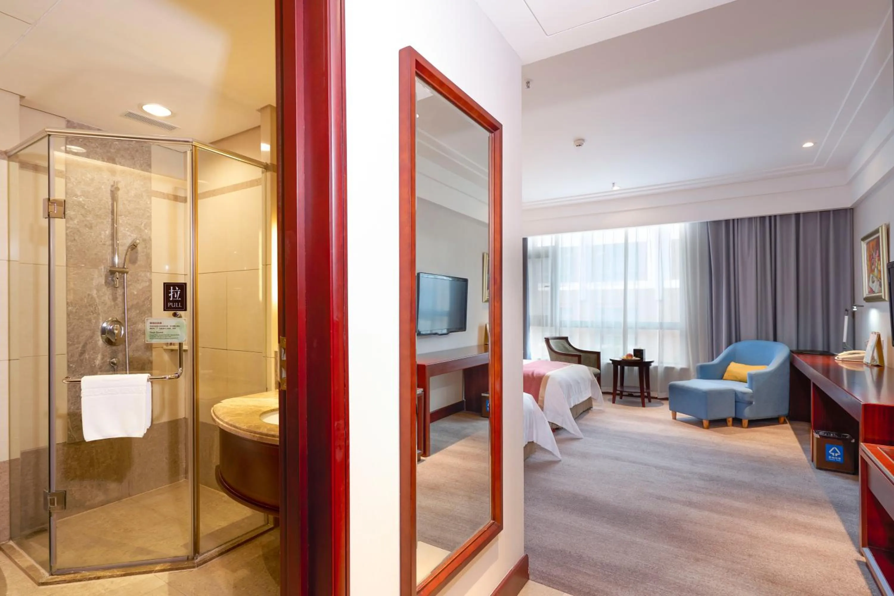 Photo of the whole room in Suzhou Tongli Lake View Hotel