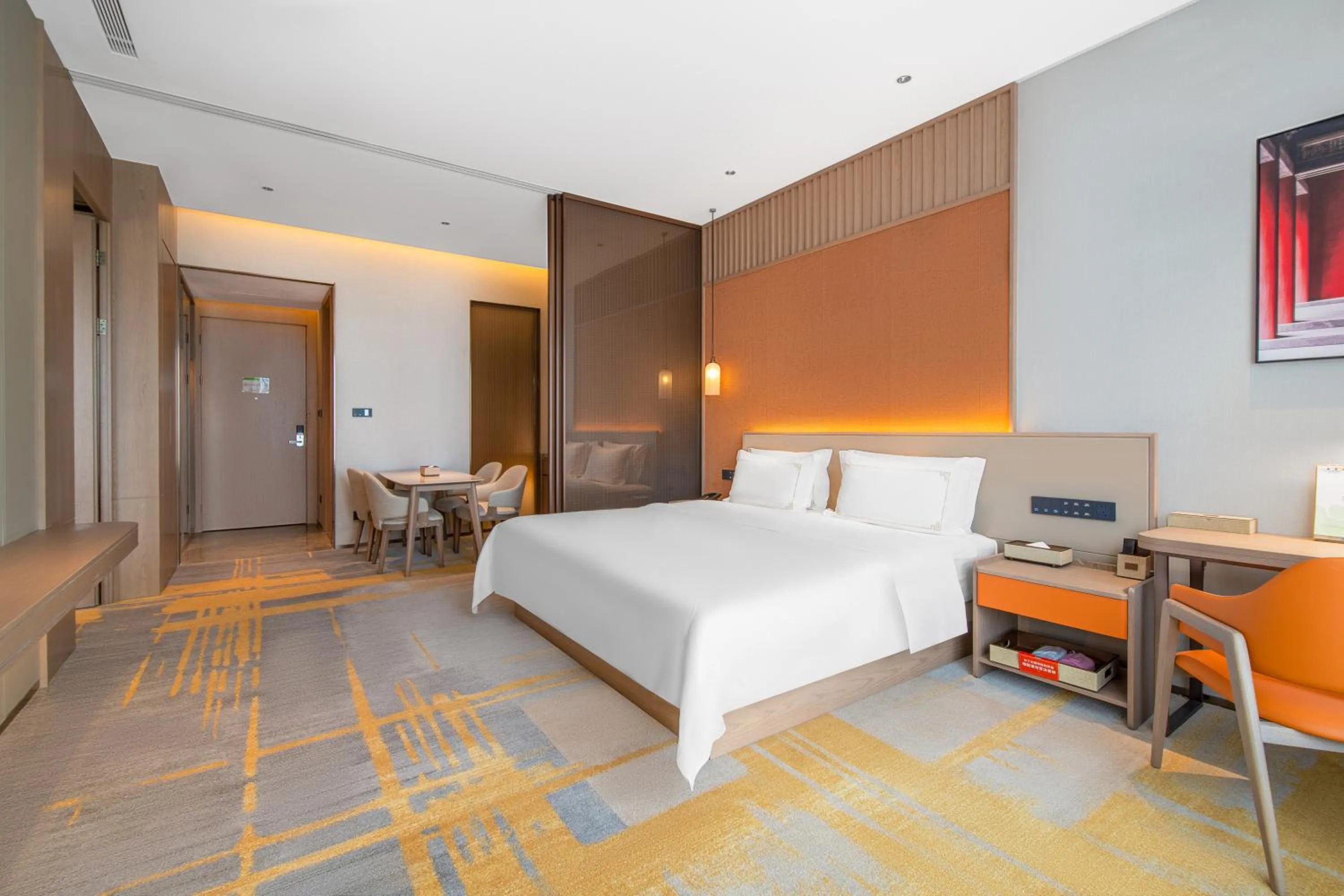 Photo of the whole room, Bed in Suzhou Tongli Lake View Hotel