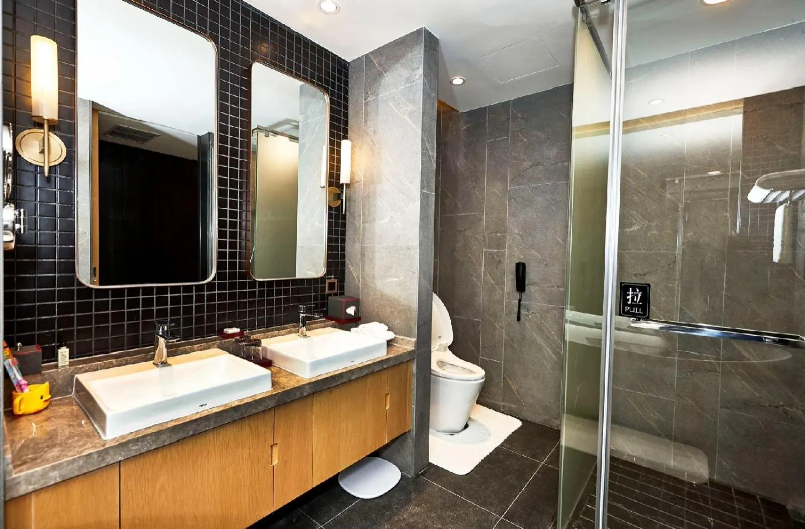 Toilet in Suzhou Tongli Lake View Hotel