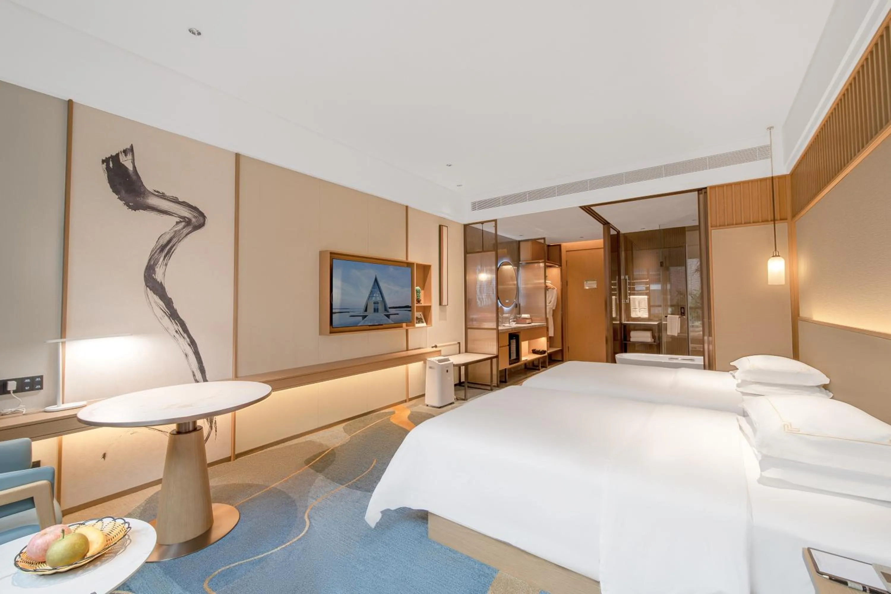 Photo of the whole room, Bed in Suzhou Tongli Lake View Hotel