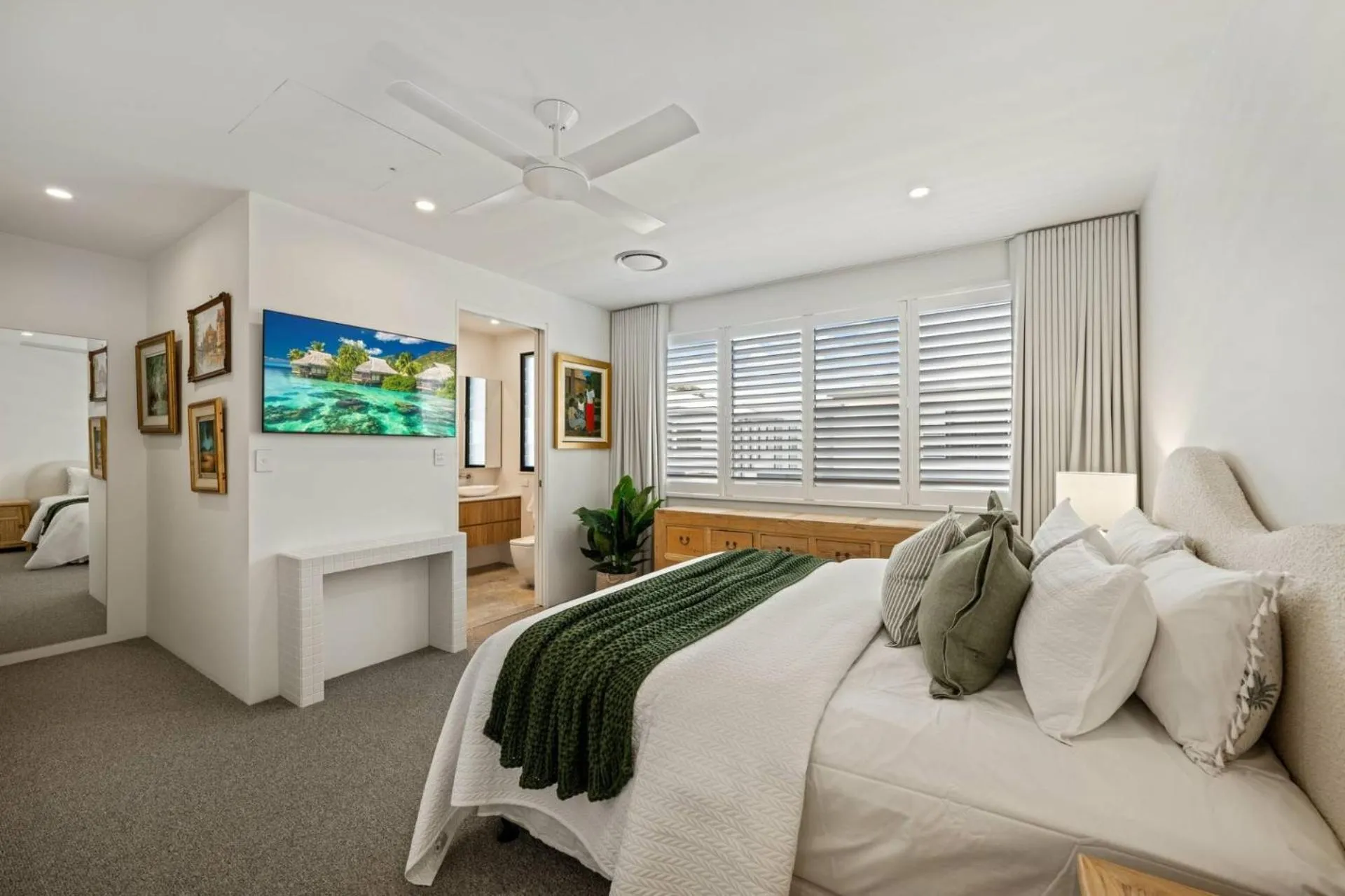 Bed in Noosa Village River Resort