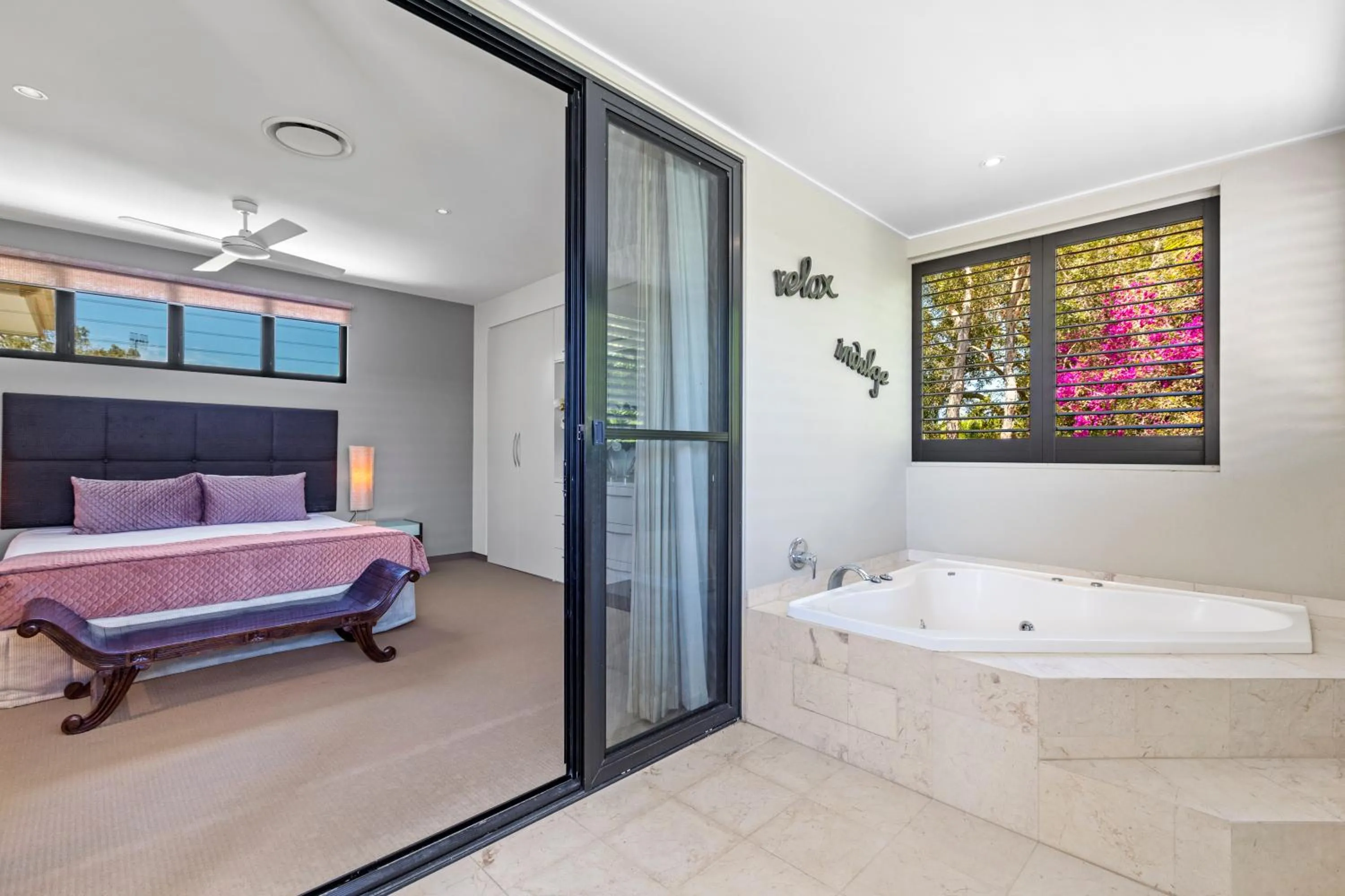 Bed in Noosa Village River Resort