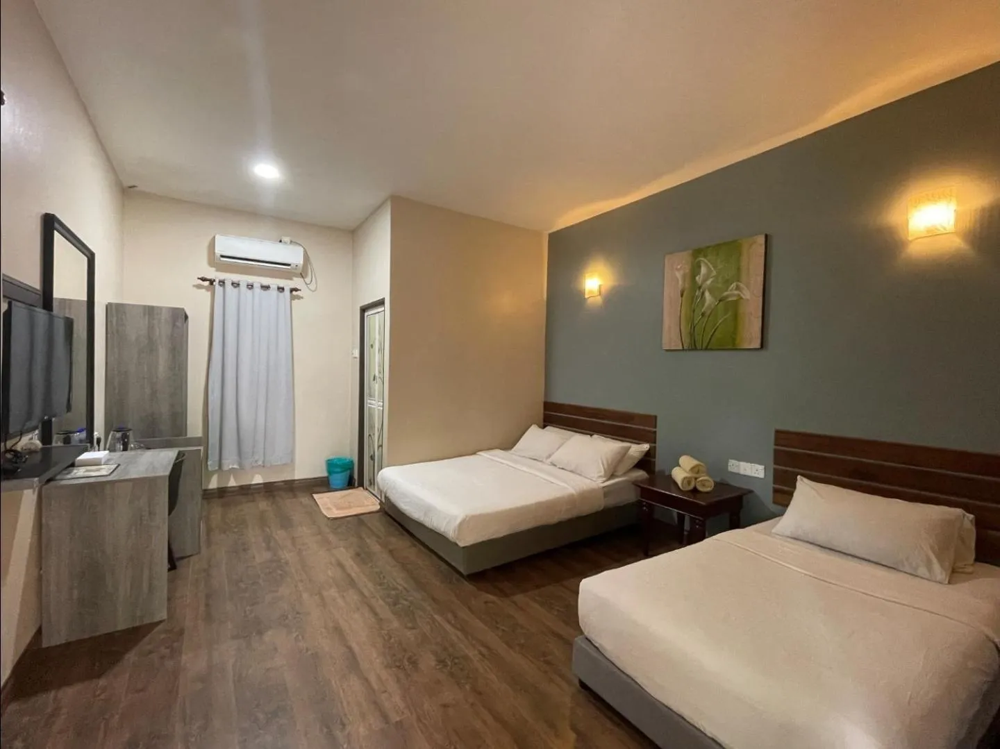 Bed in Pandan Laut Beach Resort