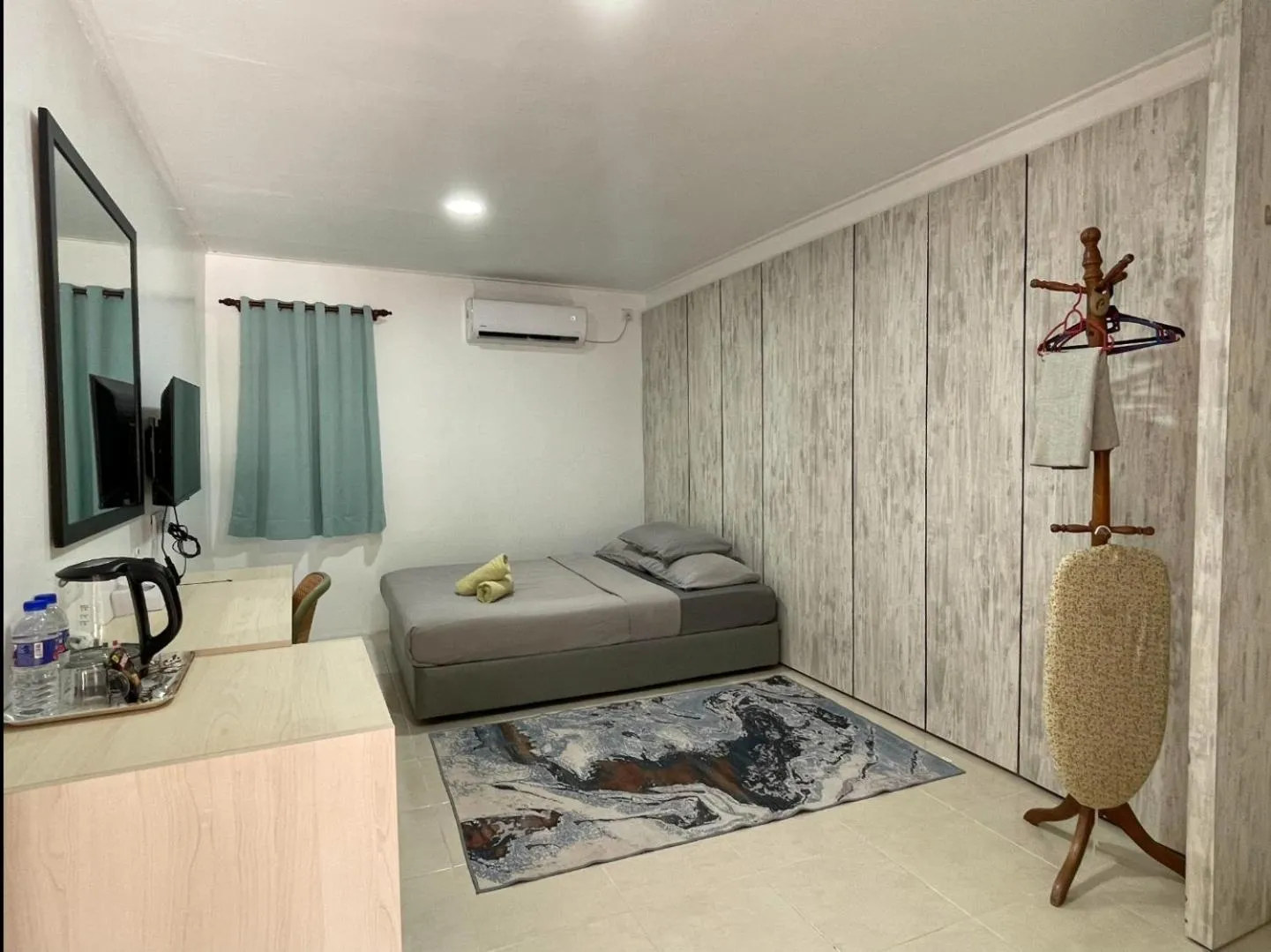 Bed in Pandan Laut Beach Resort