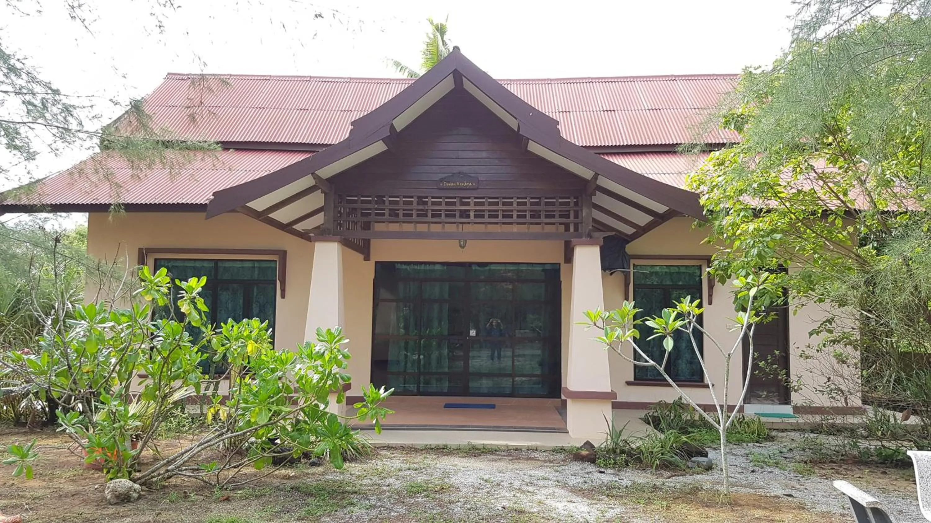 Pandan Laut Beach Resort