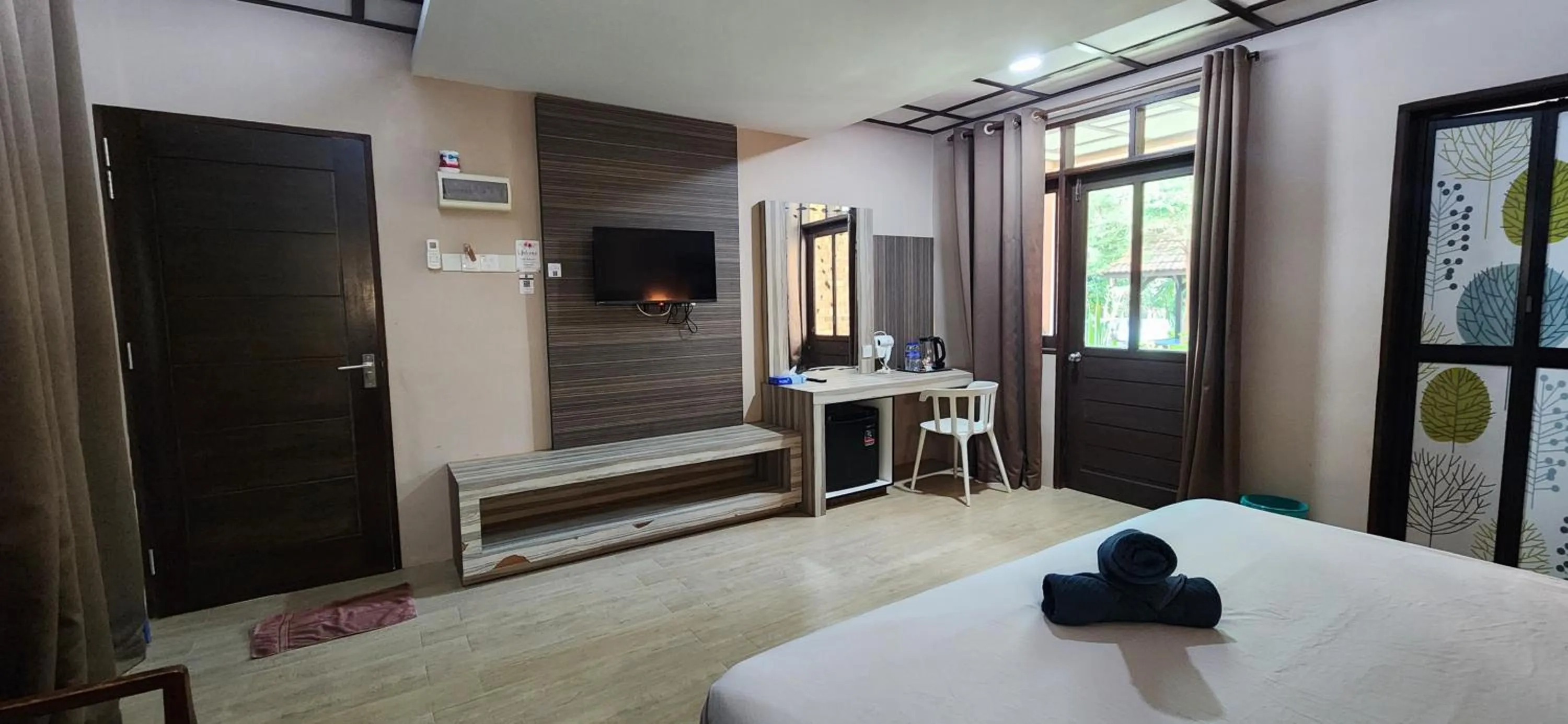 Bed in Pandan Laut Beach Resort