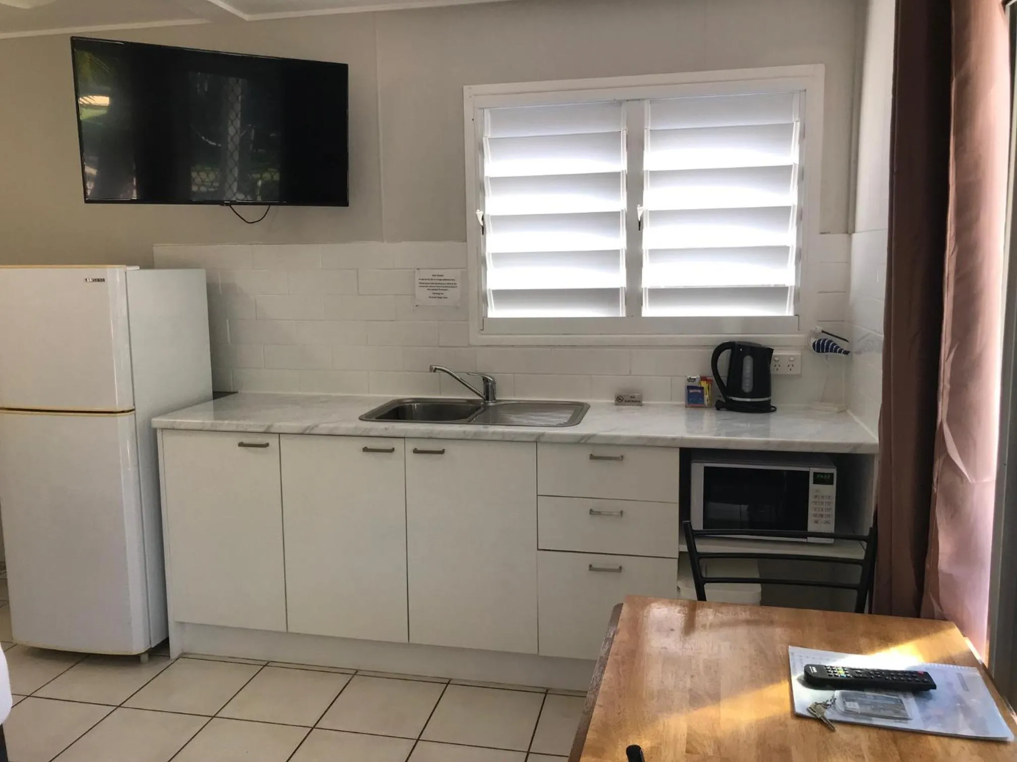 Coffee/tea facilities in Bush Village Holiday Cabins