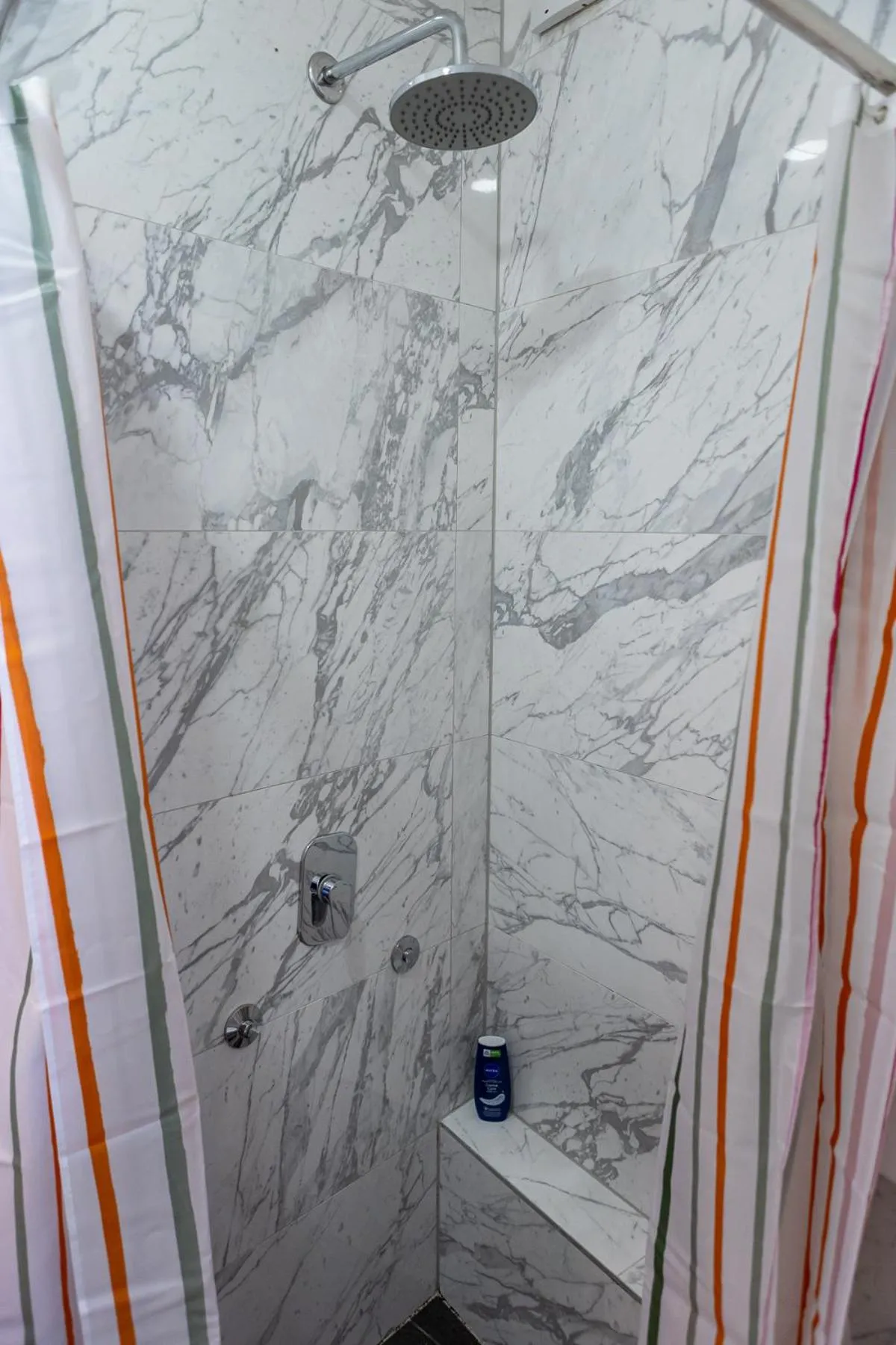 Shower in Kaldrma Guesthouse