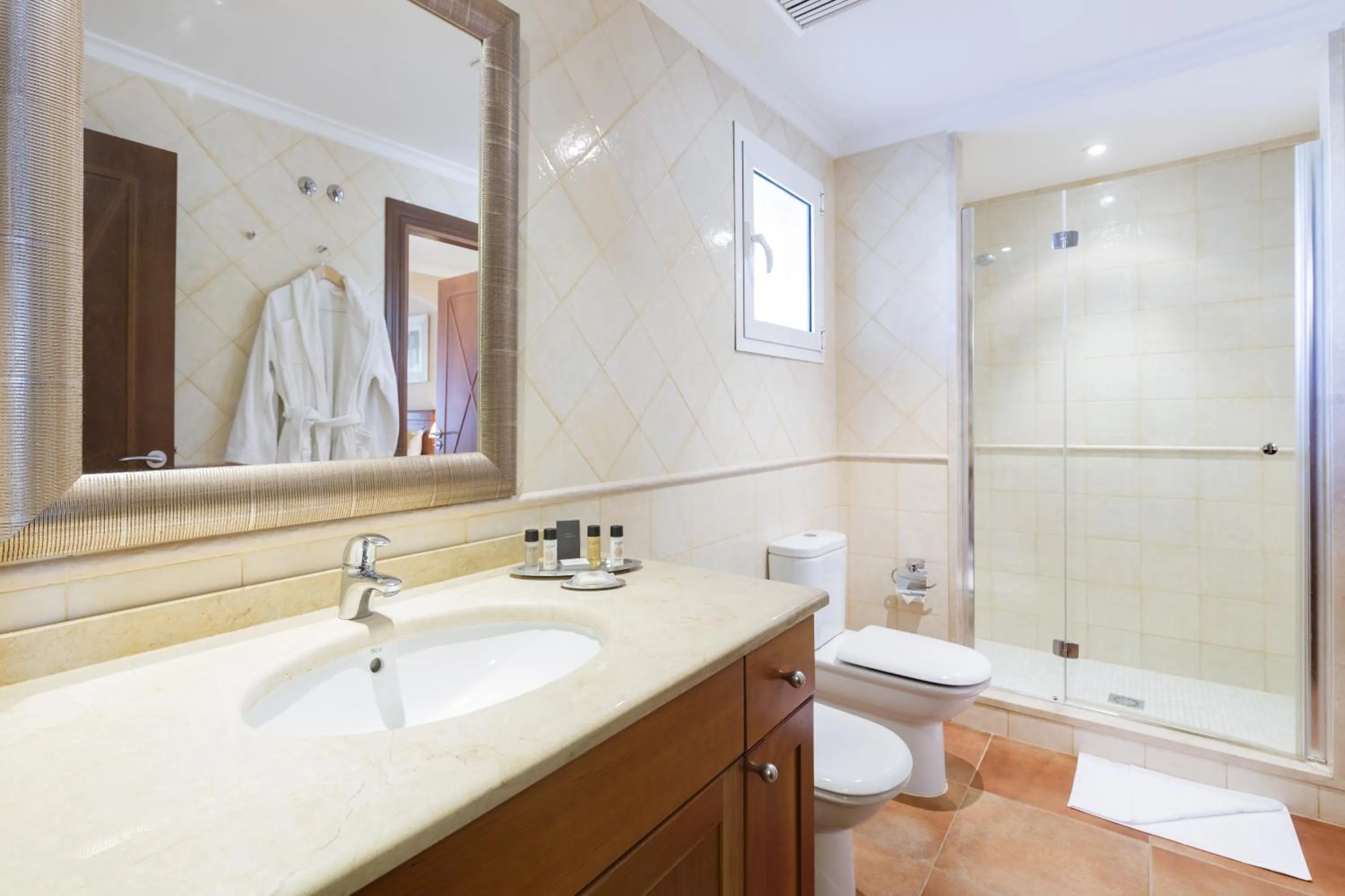 Shower in LA SELLA PREMIUM lifestyle Apartments