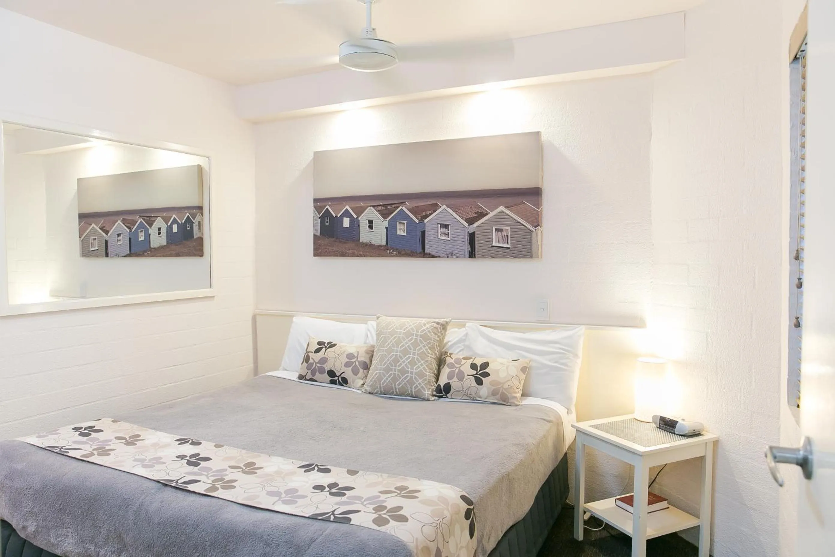 Bedroom, Bed in Ocean Breeze Resort