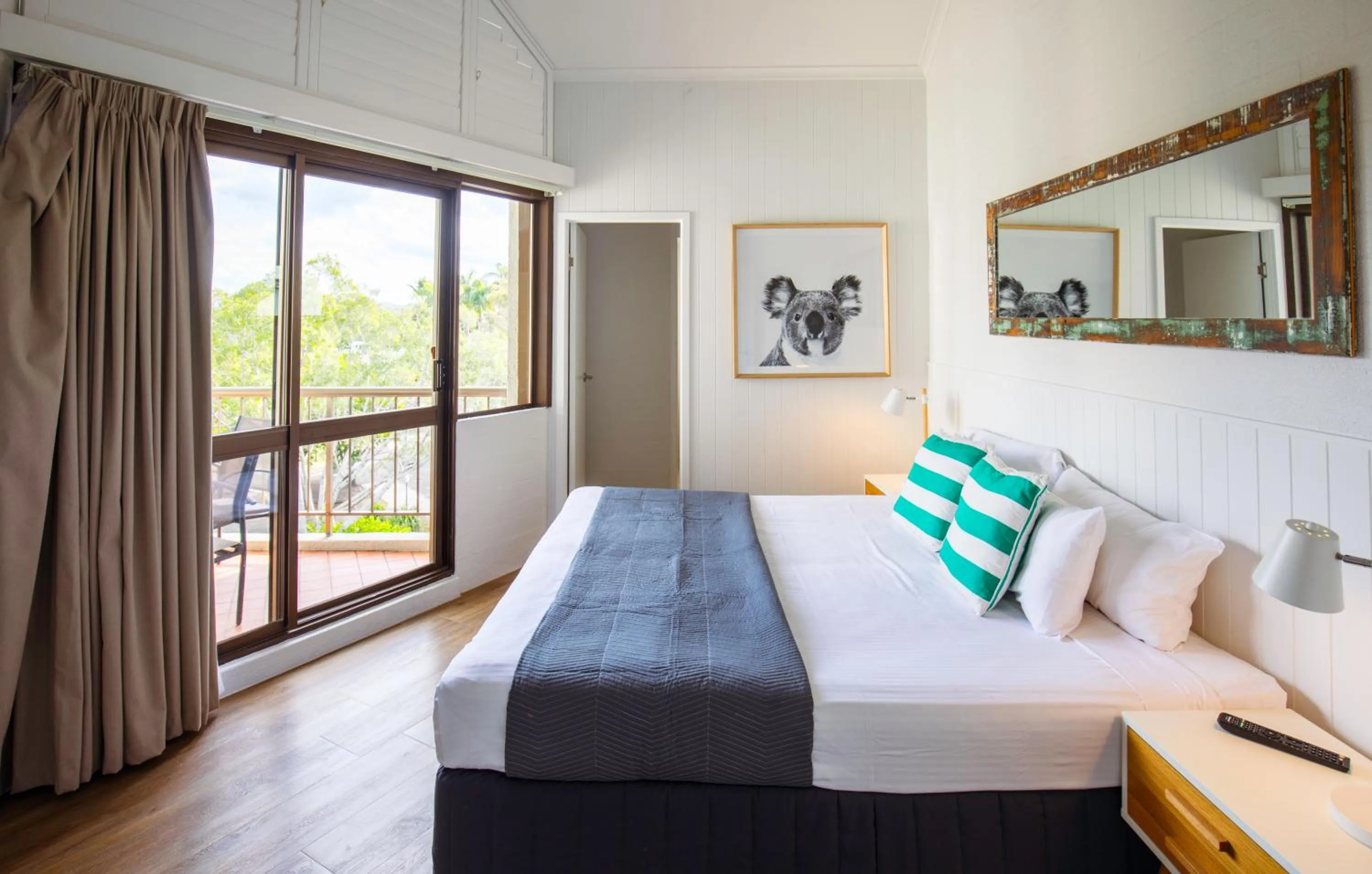 Bedroom, Bed in Ocean Breeze Resort