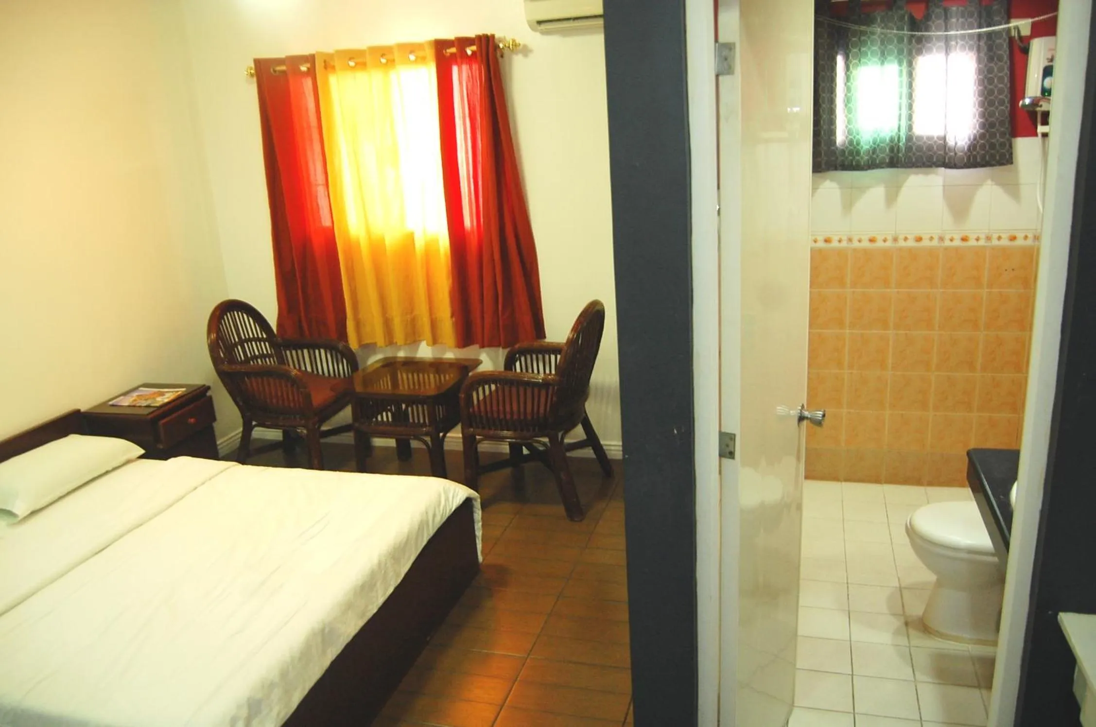 Bedroom, Bed in Rumi Apartelle Hotel