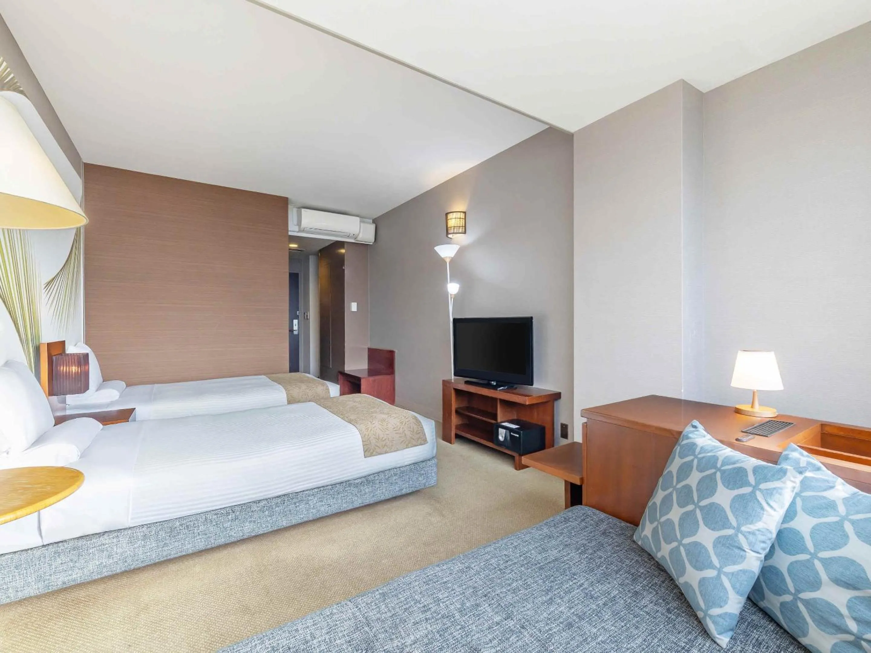 Bed in Shirahama Ocean Resort