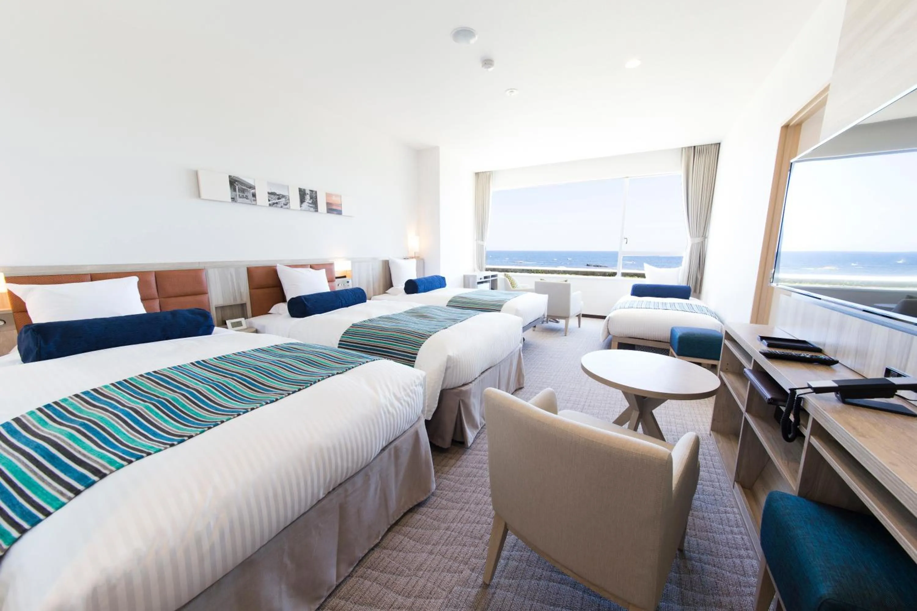 Photo of the whole room, Bed in Shirahama Ocean Resort