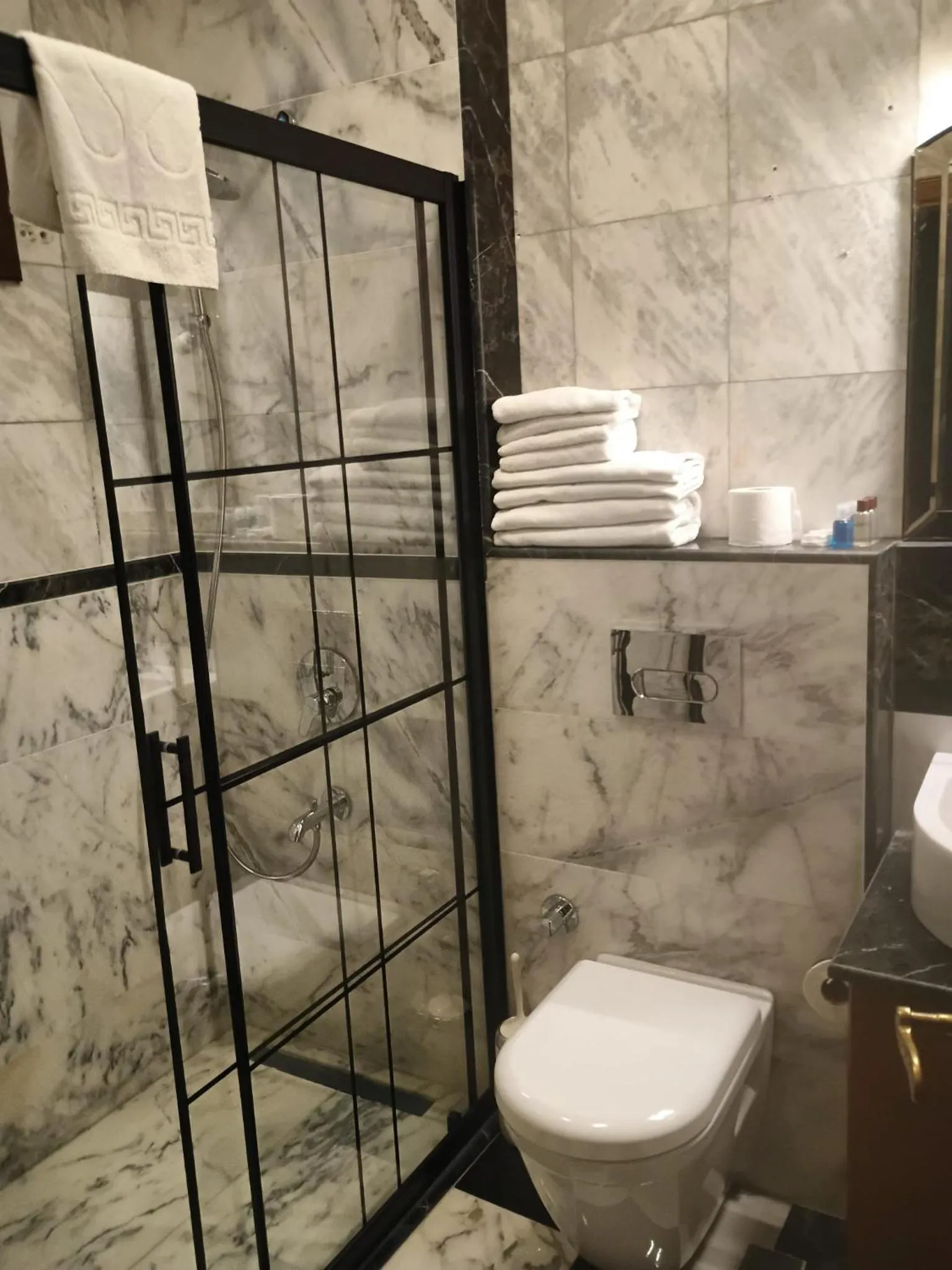 Bathroom in Kybele Hotel
