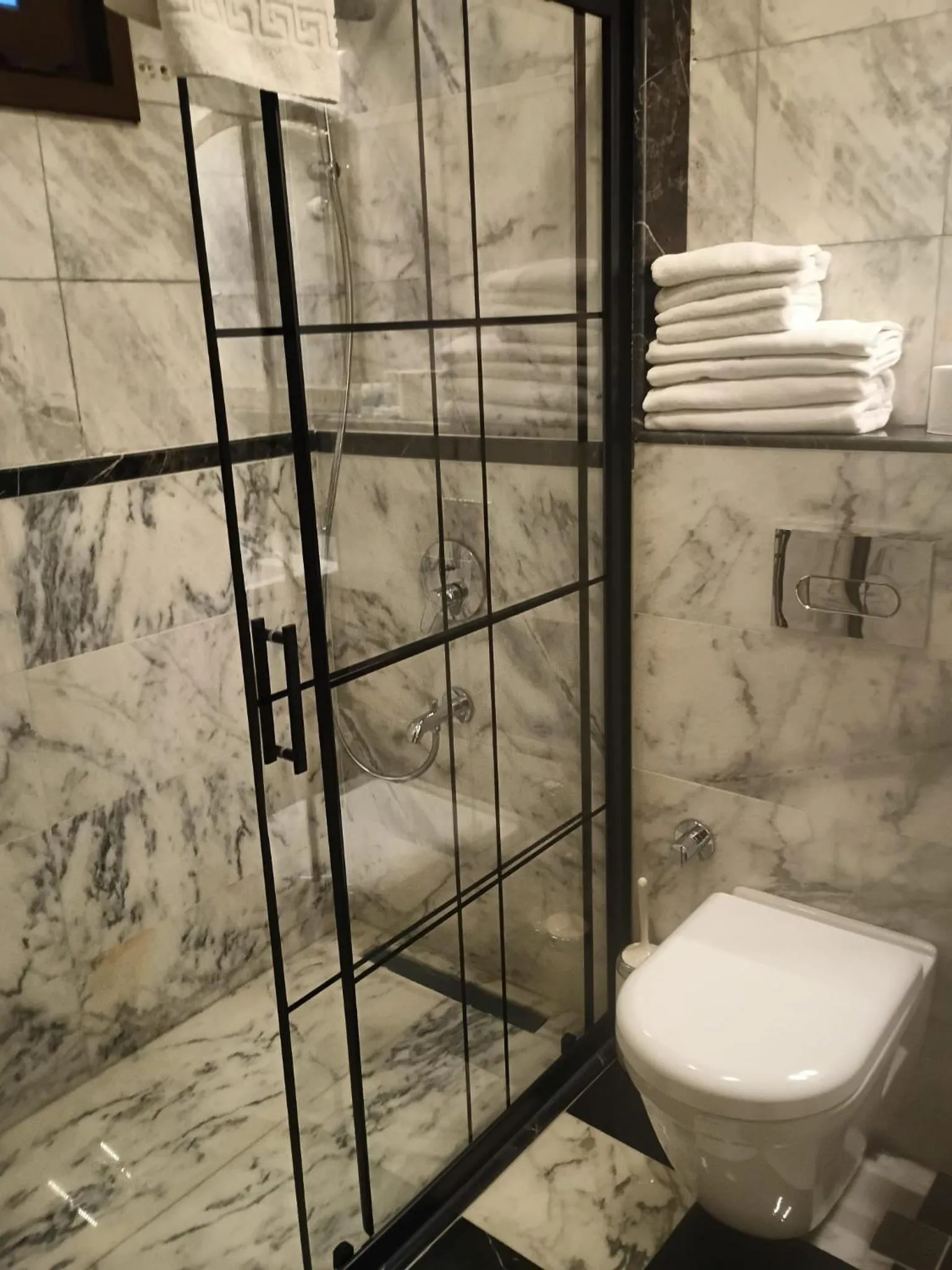 Bathroom in Kybele Hotel