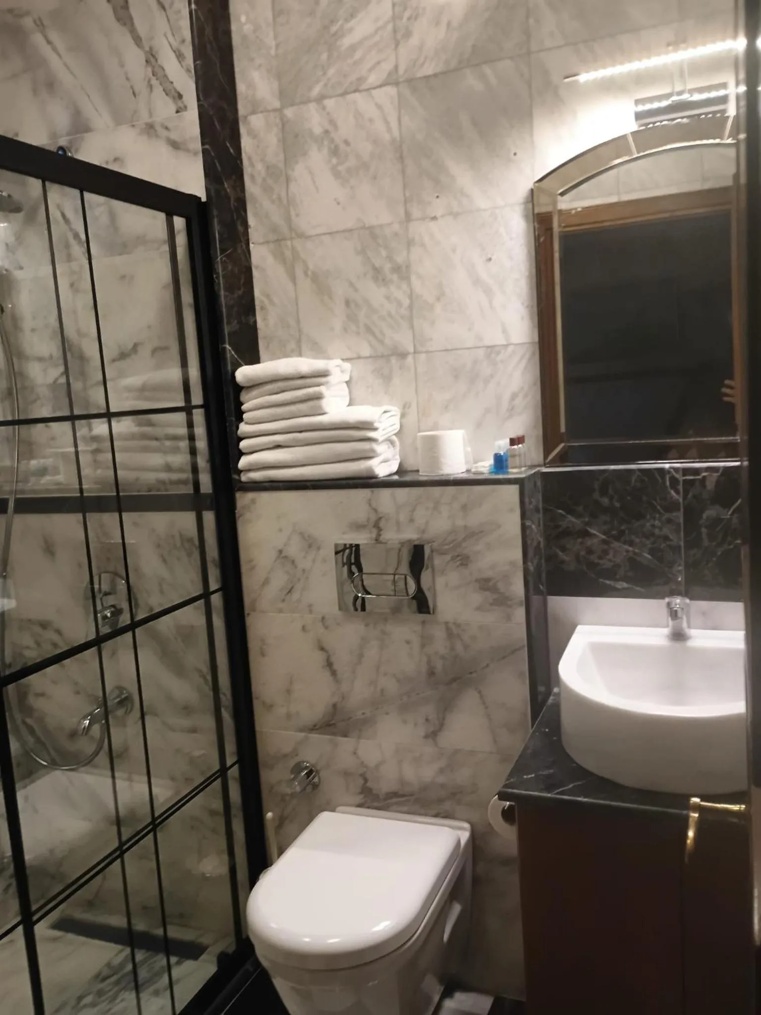 Bathroom in Kybele Hotel