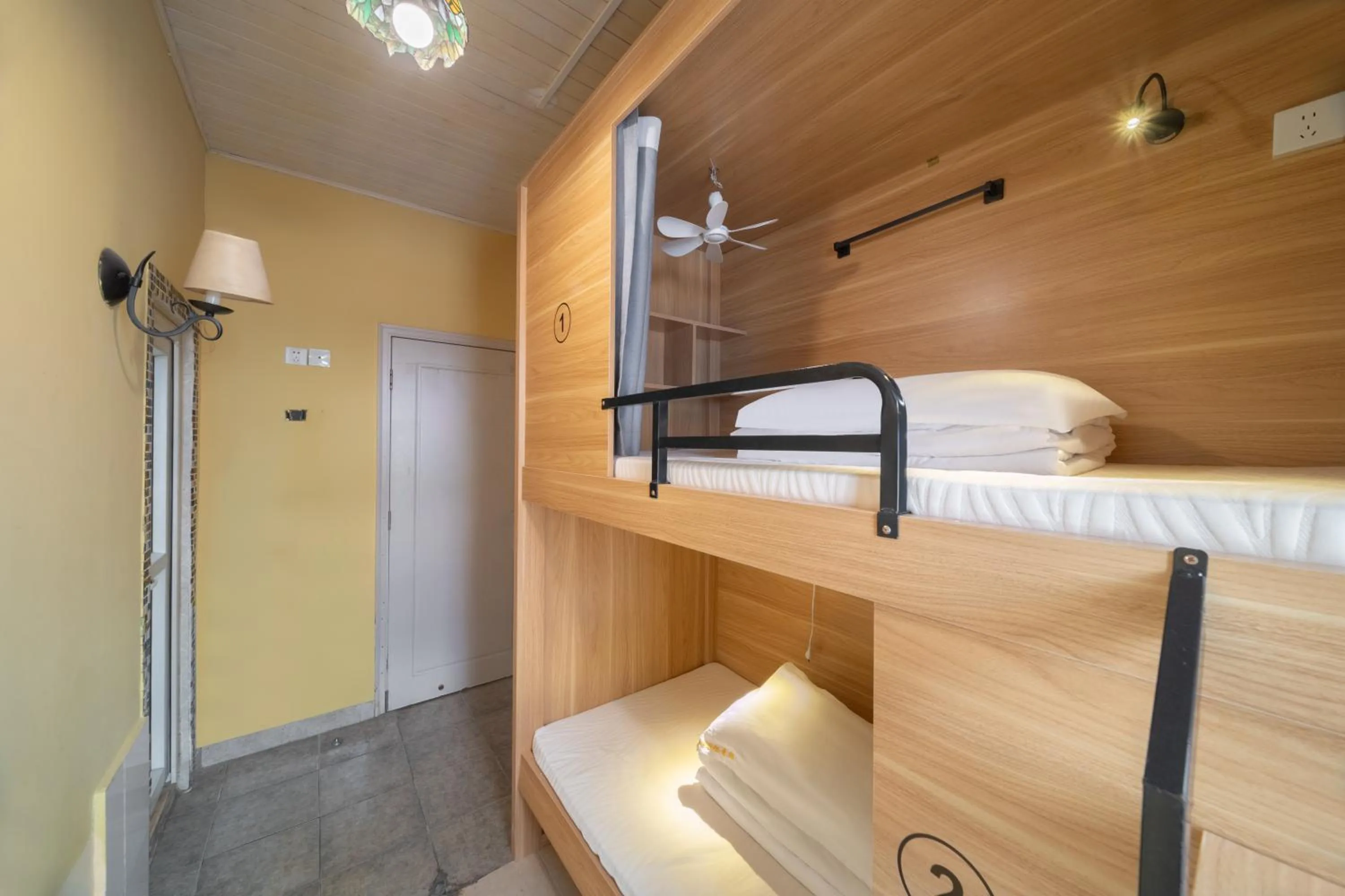 Bedroom, Bed in Nova Traveller's Lodge