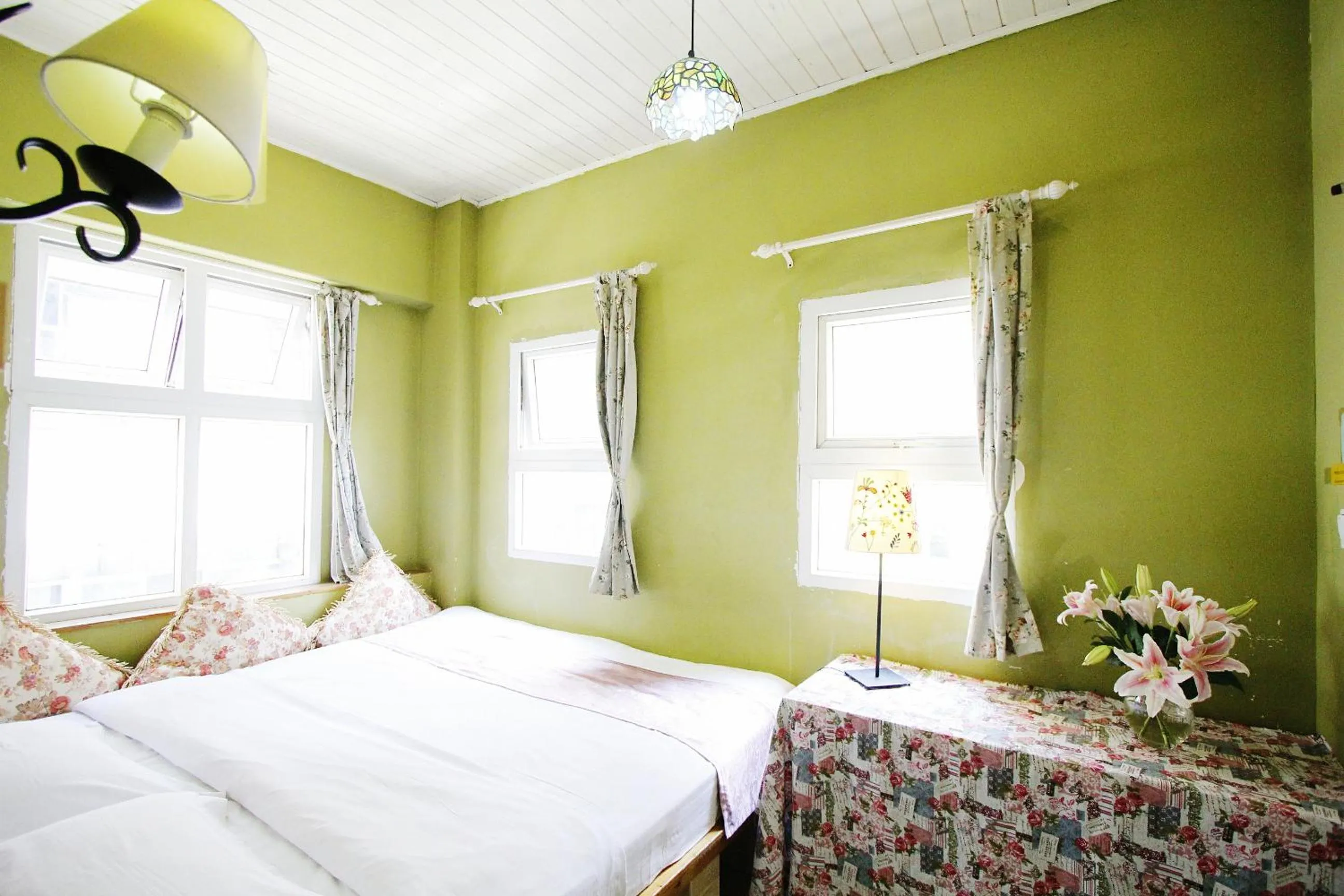 Bedroom, Bed in Nova Traveller's Lodge