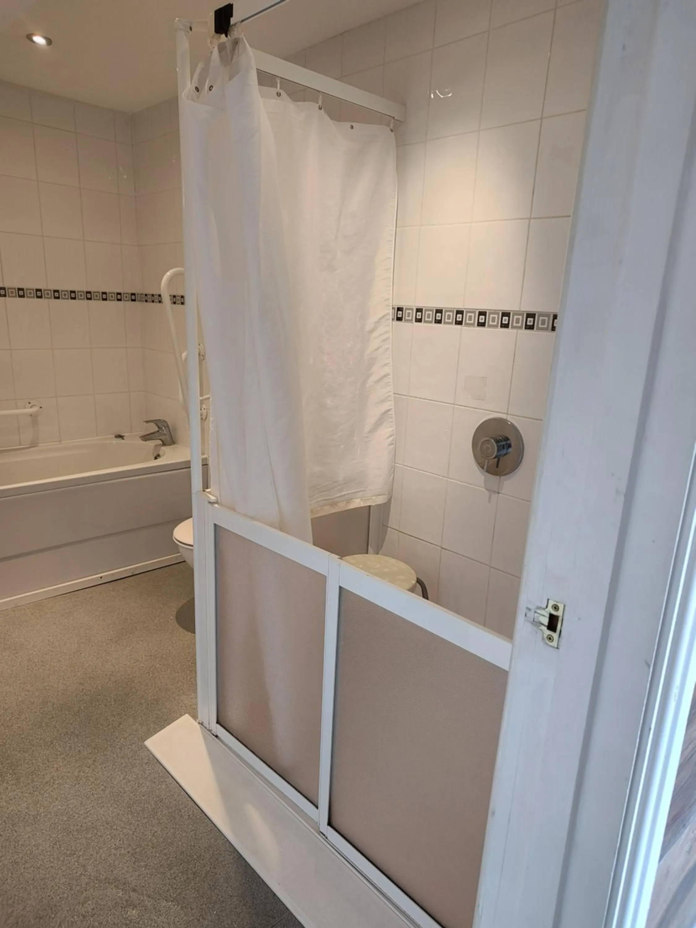 Bathroom in The Northwick Arms Hotel