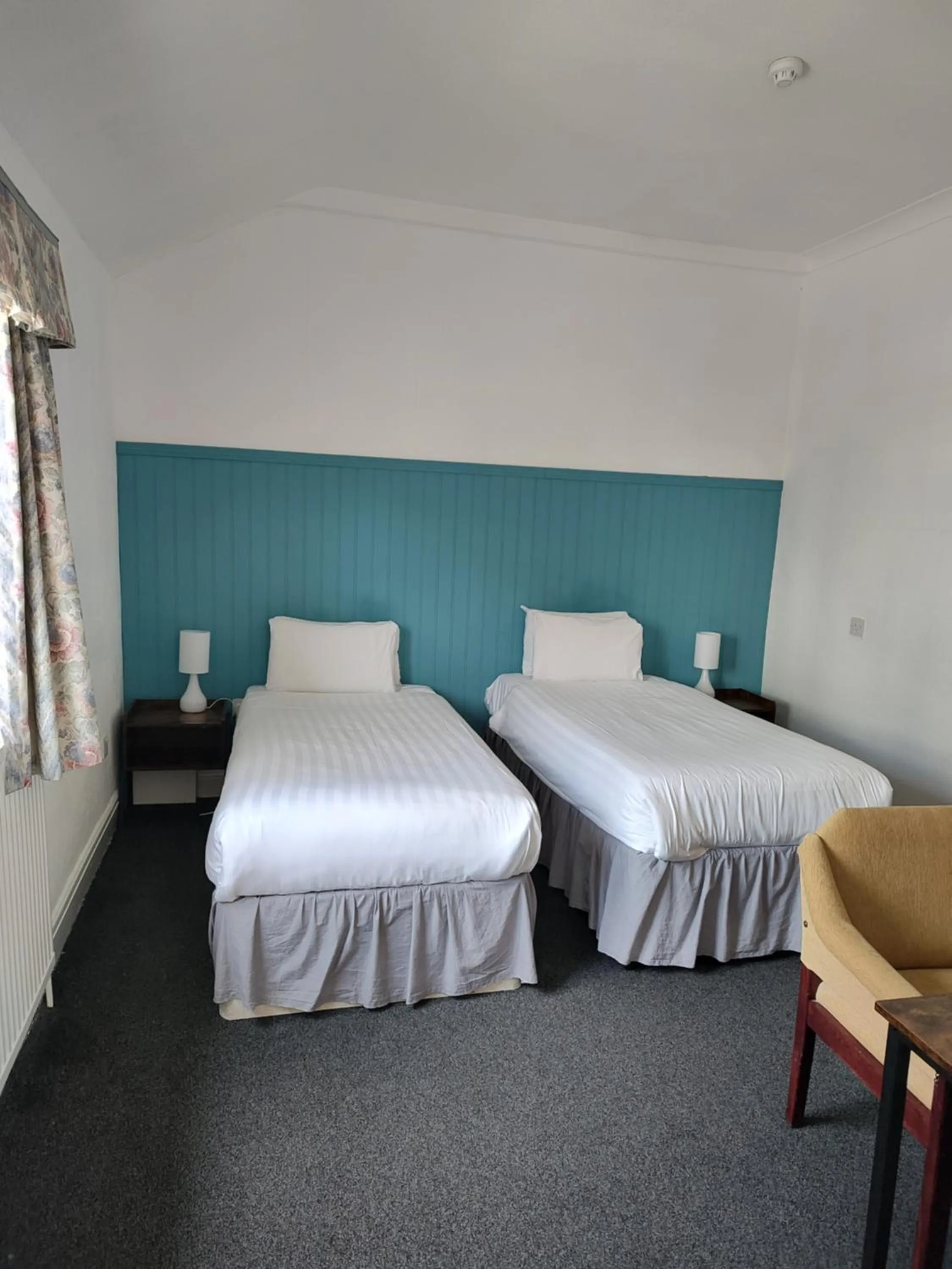 Bedroom, Bed in The Northwick Arms Hotel