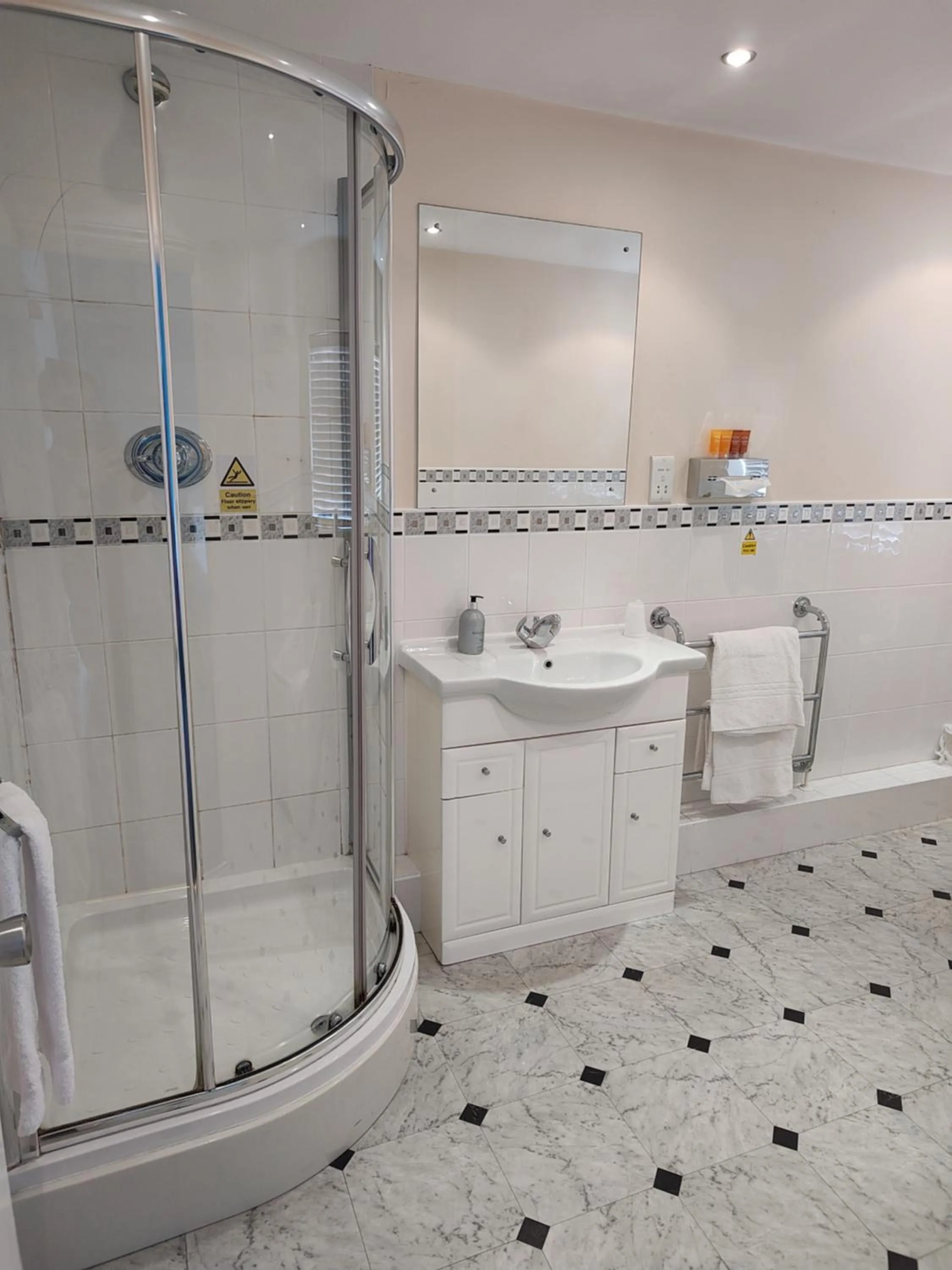 Bathroom in The Northwick Arms Hotel