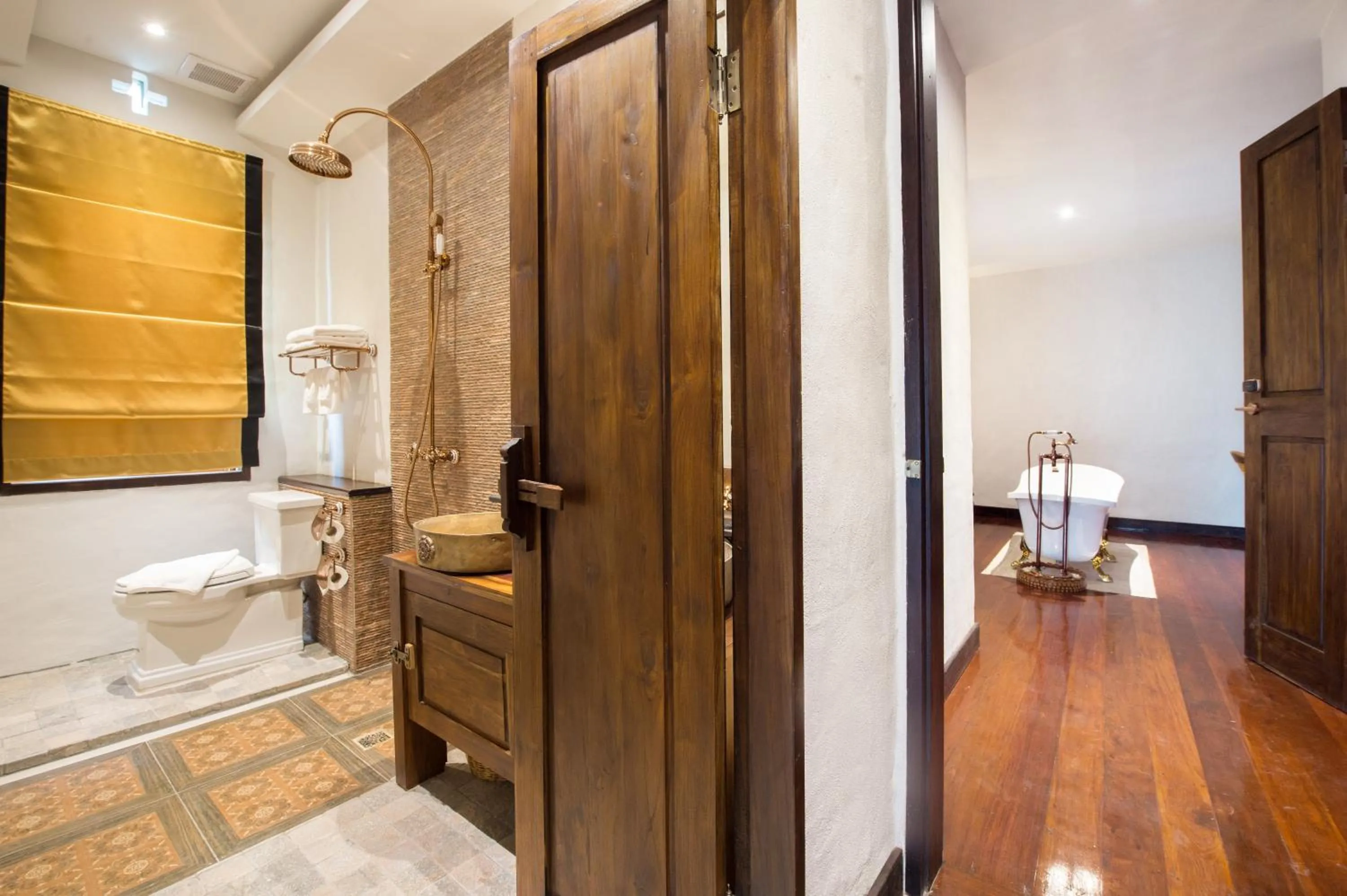 Shower in Shinnabhura Historic Boutique Hotel