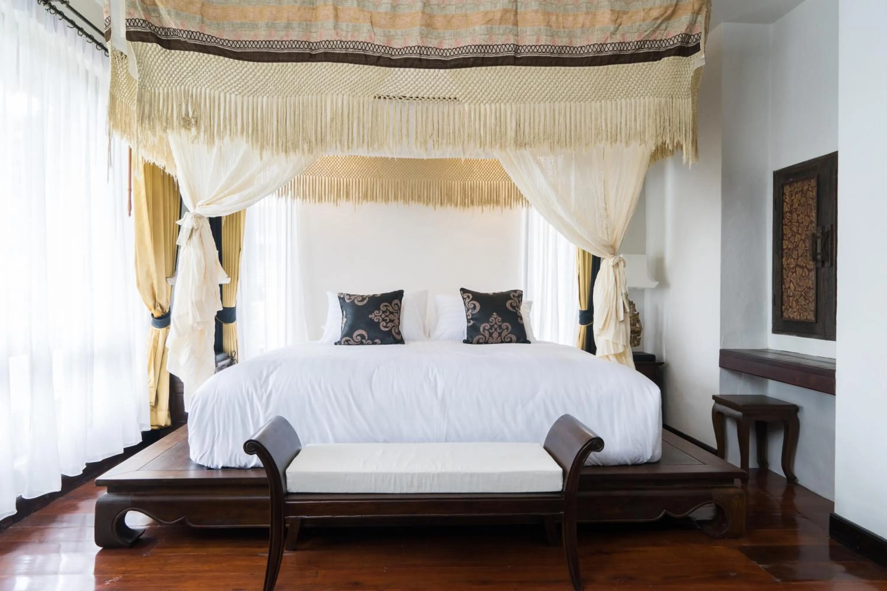 Bed in Shinnabhura Historic Boutique Hotel