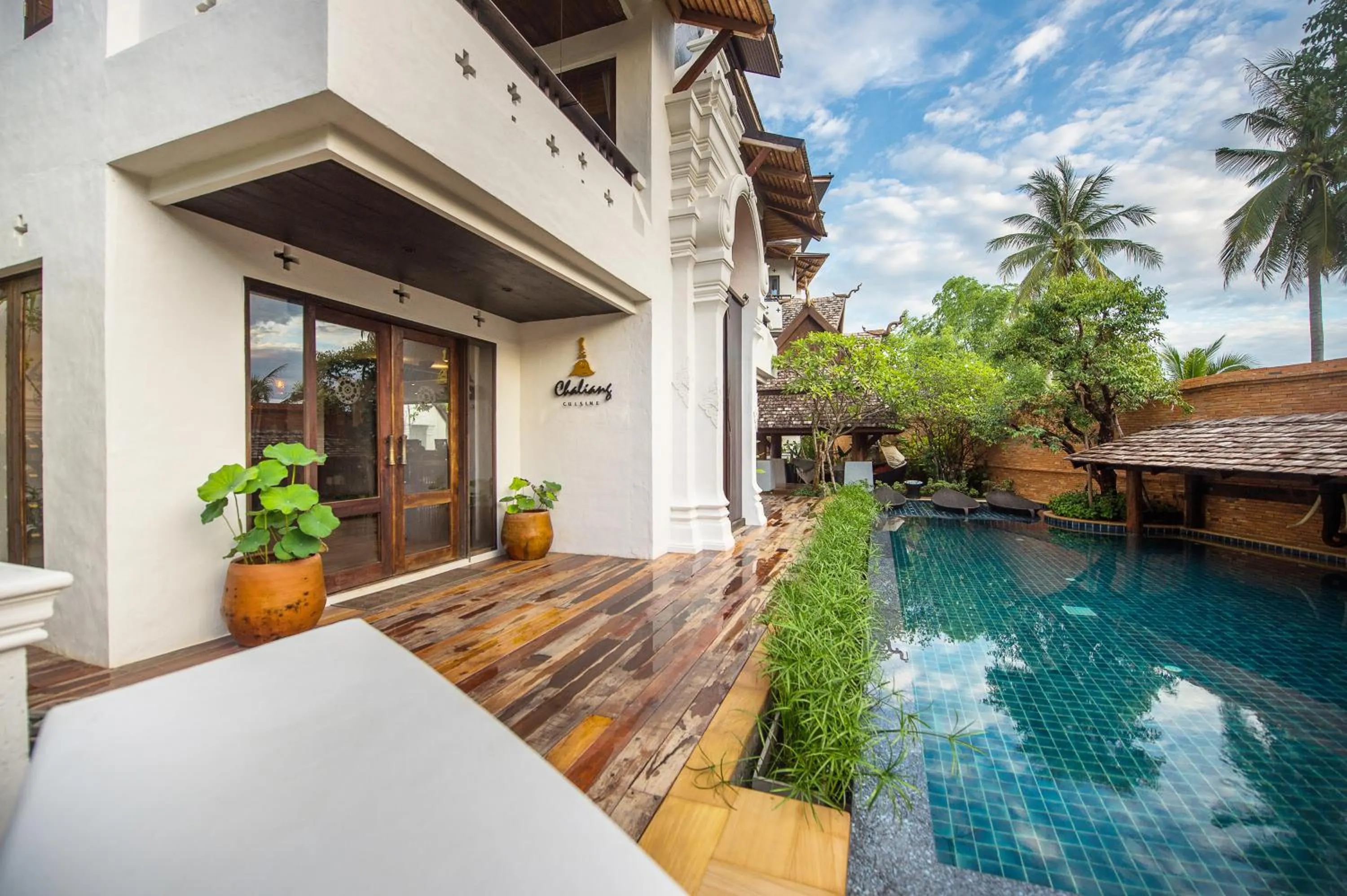 Restaurant/places to eat in Shinnabhura Historic Boutique Hotel