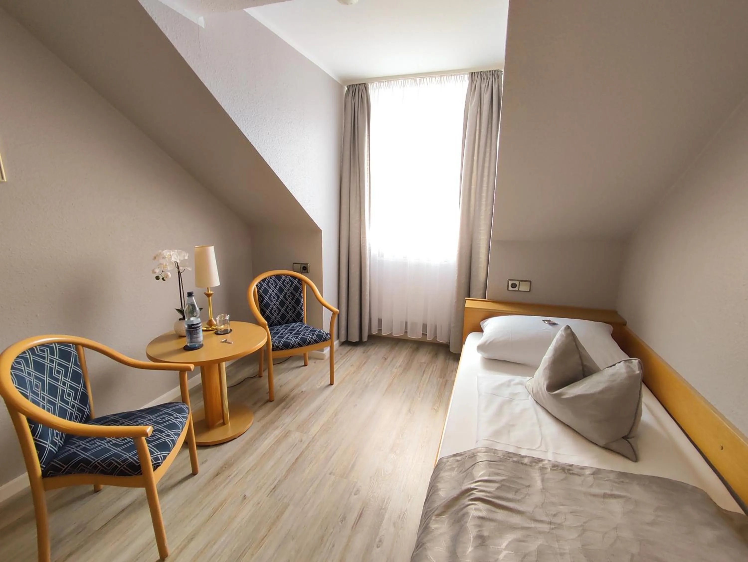 Photo of the whole room, Bed in Hotel Zum Märchenwald