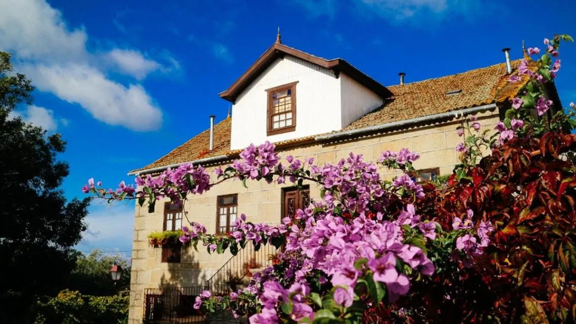 Property building in Casa do Fundo - Sustainable & Ecotourism