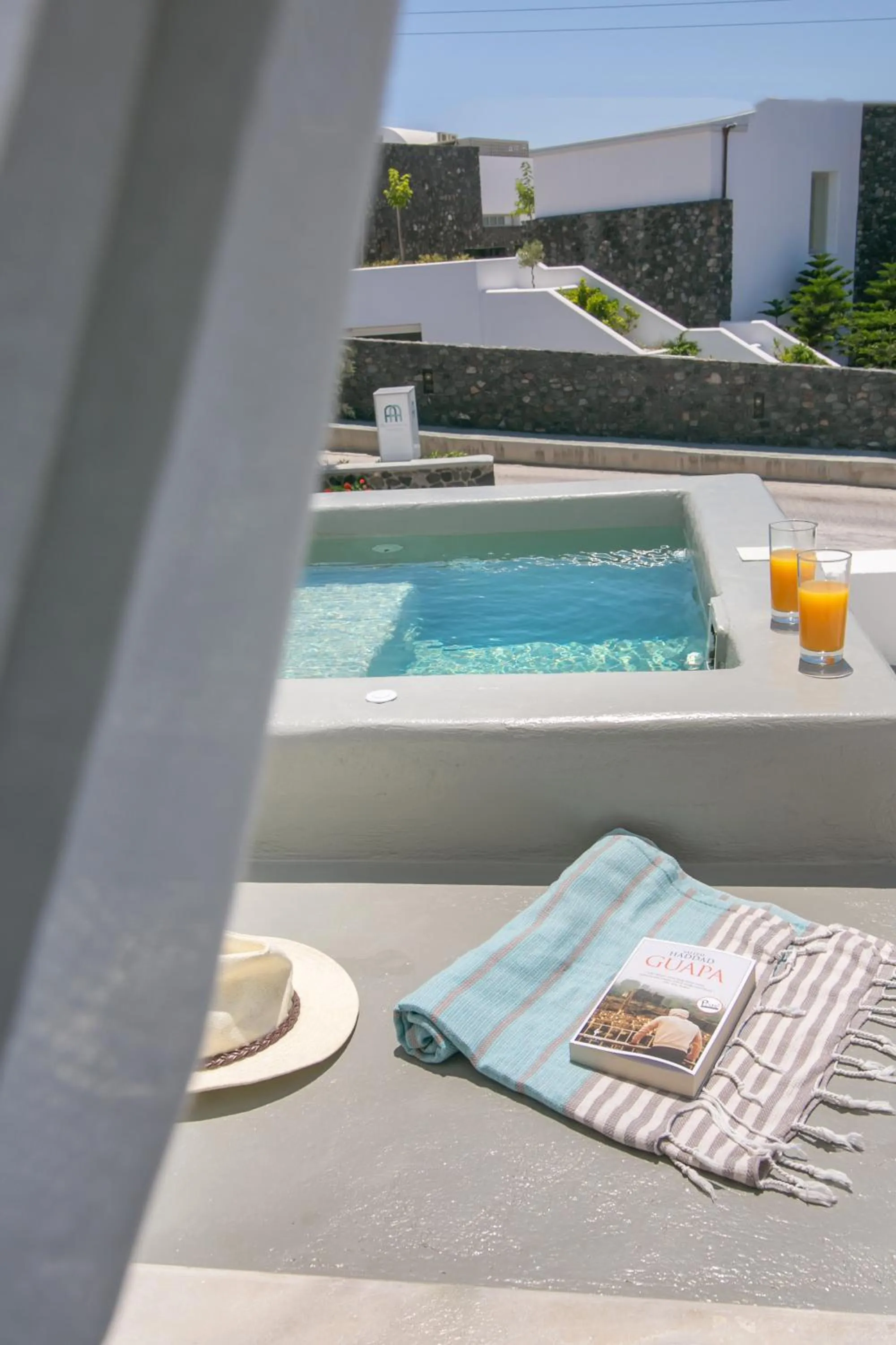 Hot Tub in Apanomeria Boutique Residence