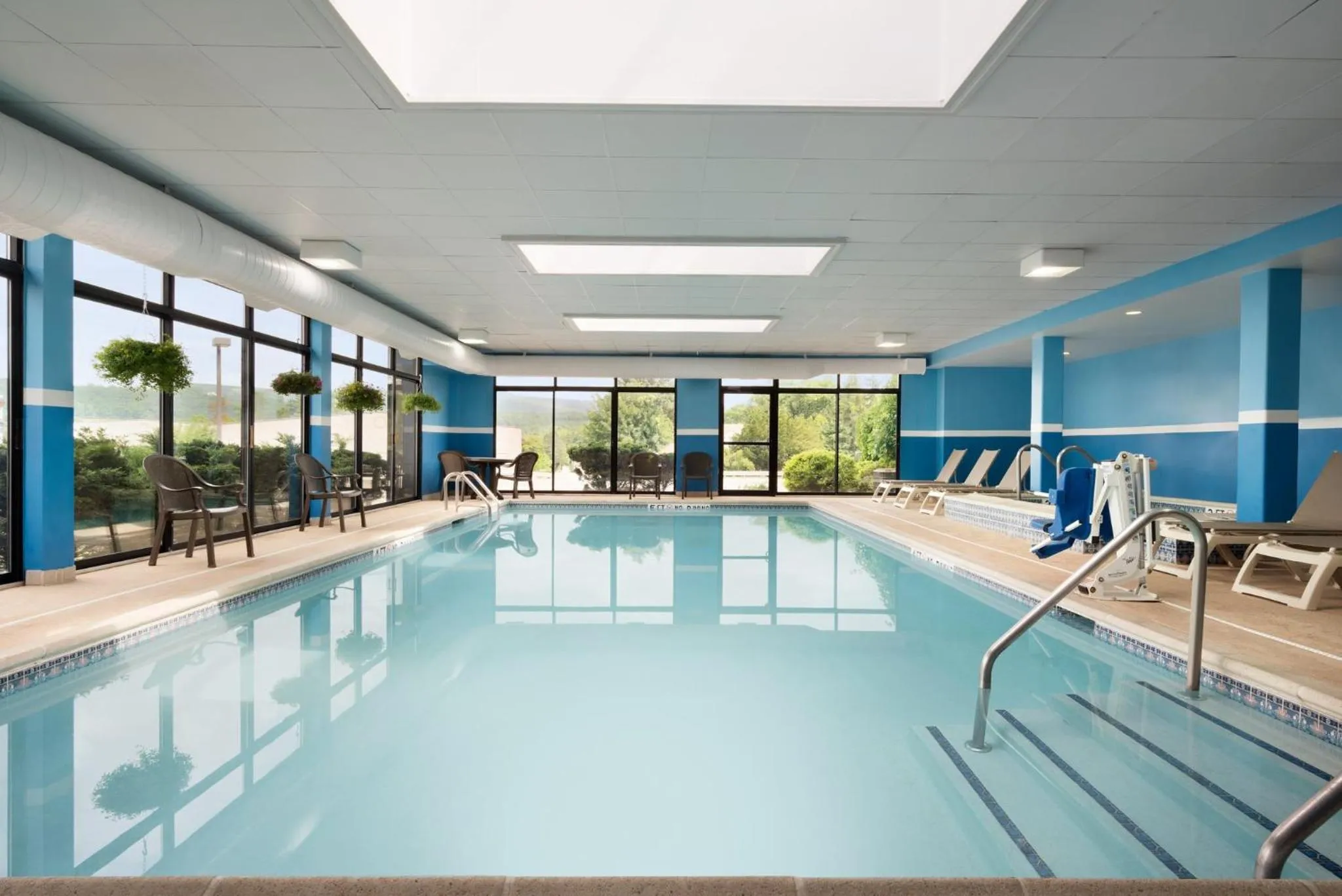 Swimming pool in Holiday Inn Express & Suites - North Brunswick by IHG