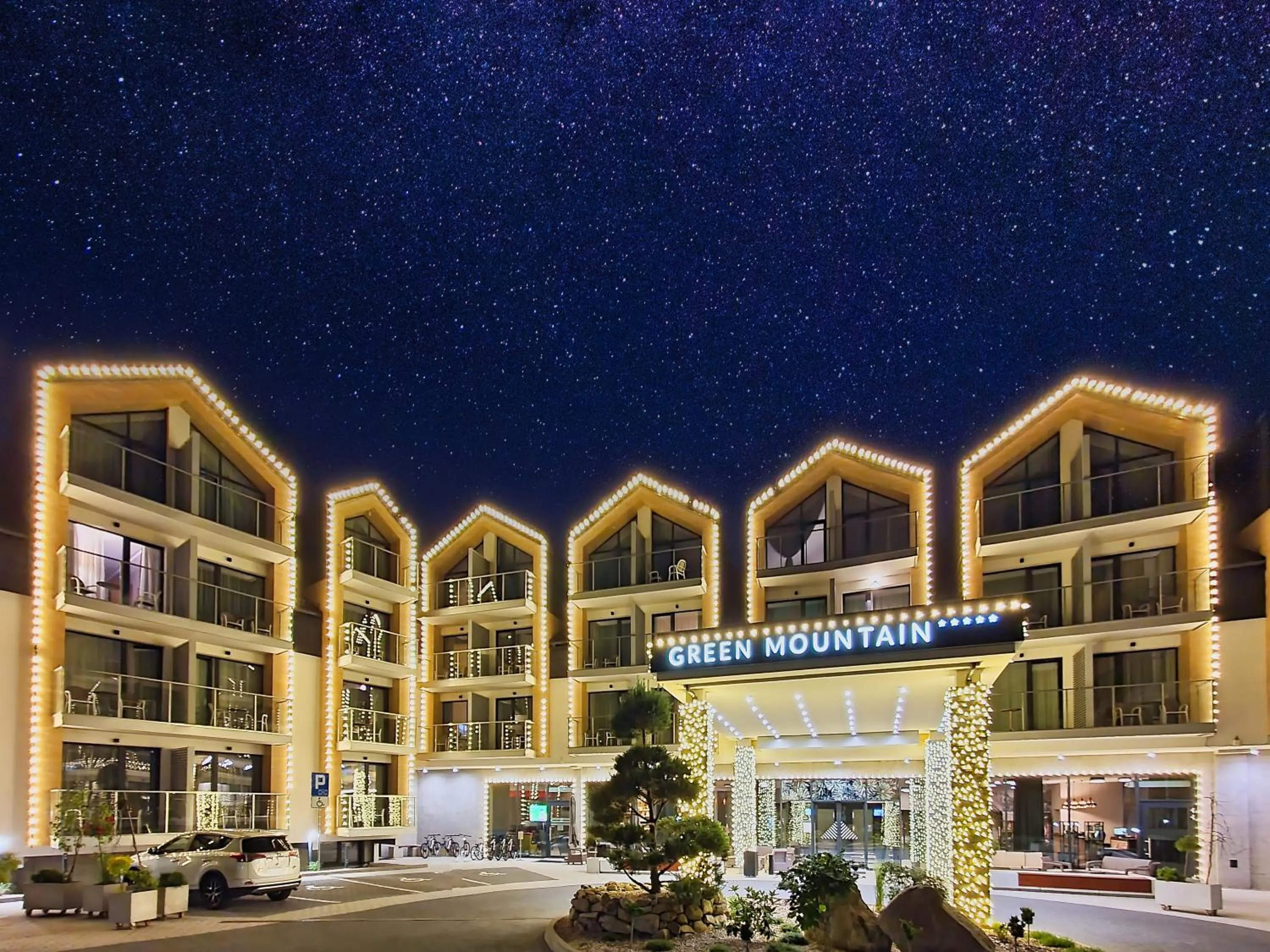 Property building in Green Mountain 5* Hotel