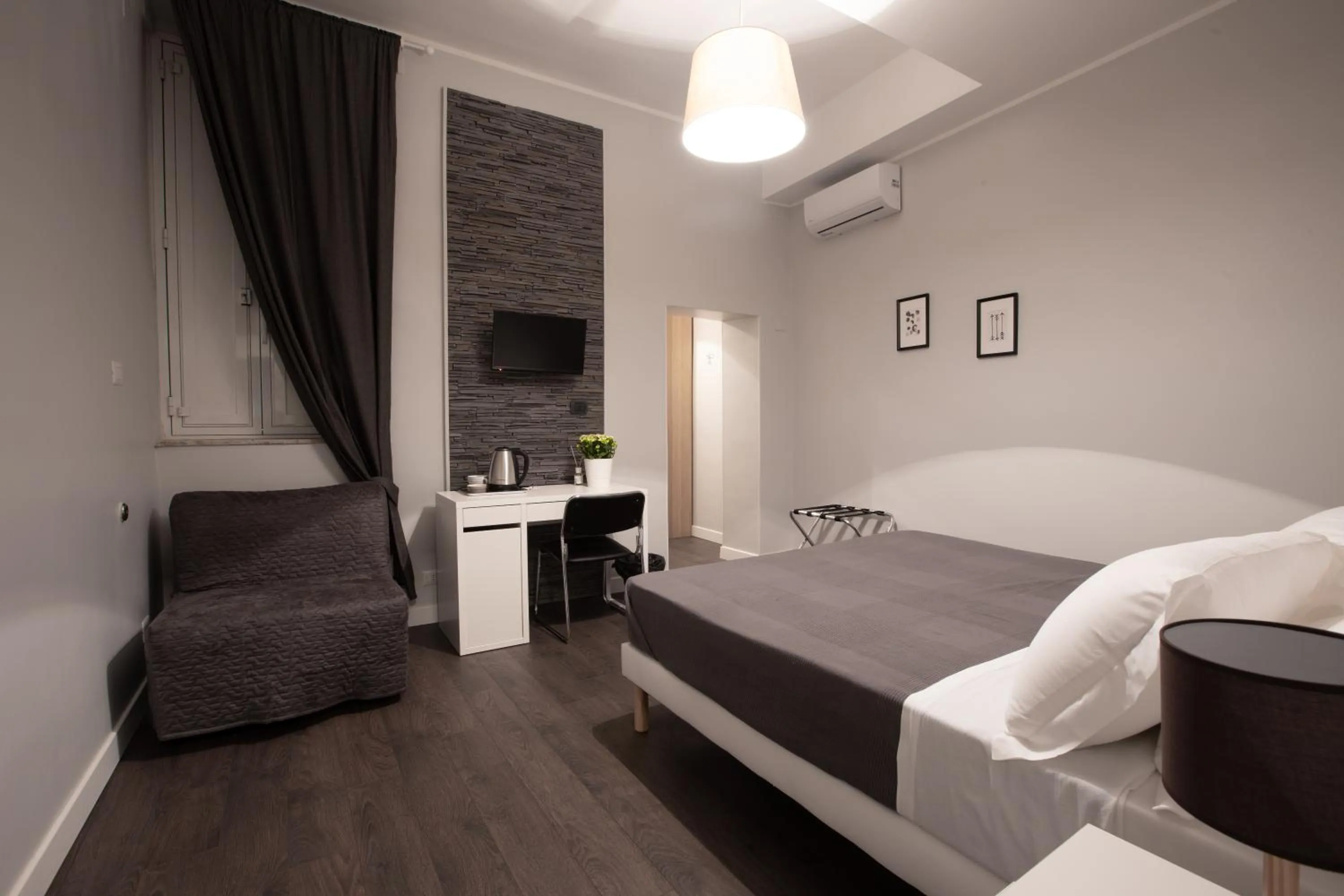 Bed in maribea rome center